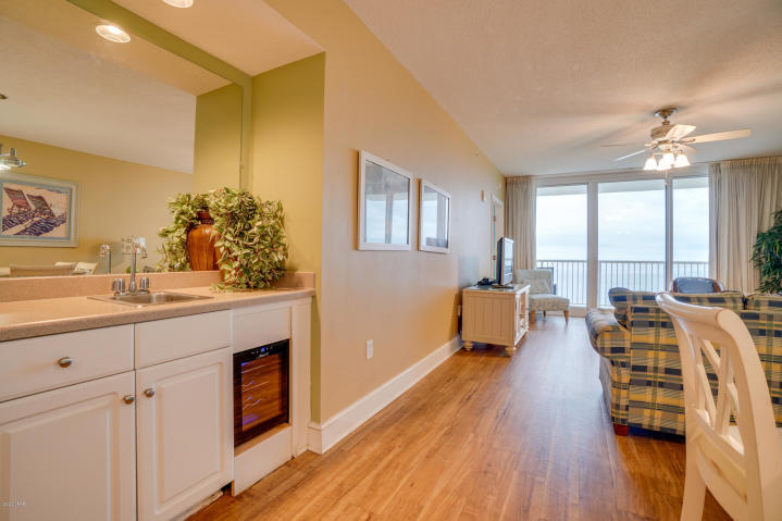 MAJESTIC BEACH TOWERS II - Residential