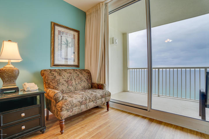 MAJESTIC BEACH TOWERS II - Residential