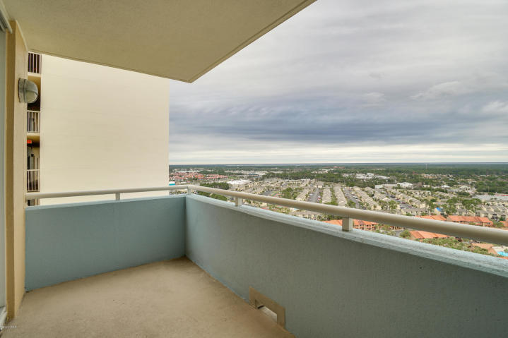 MAJESTIC BEACH TOWERS II - Residential