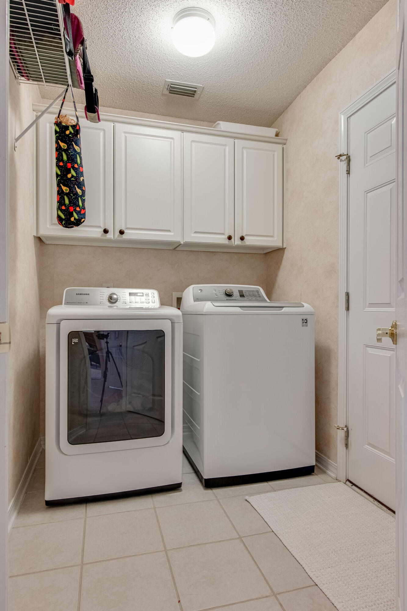 HIDDEN CREEK ESTATES AT HOLLEY BY THE SEA - Residential