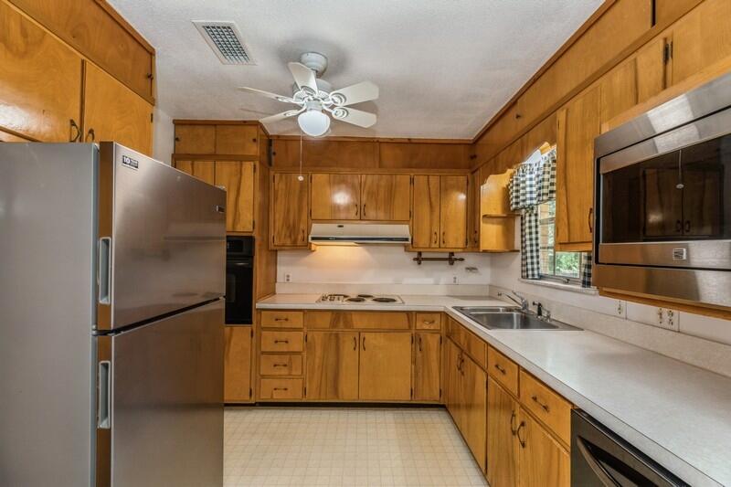 NO RECORDED SUBDIVISION - Residential