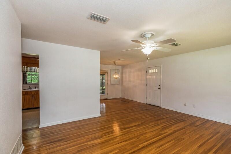 NO RECORDED SUBDIVISION - Residential