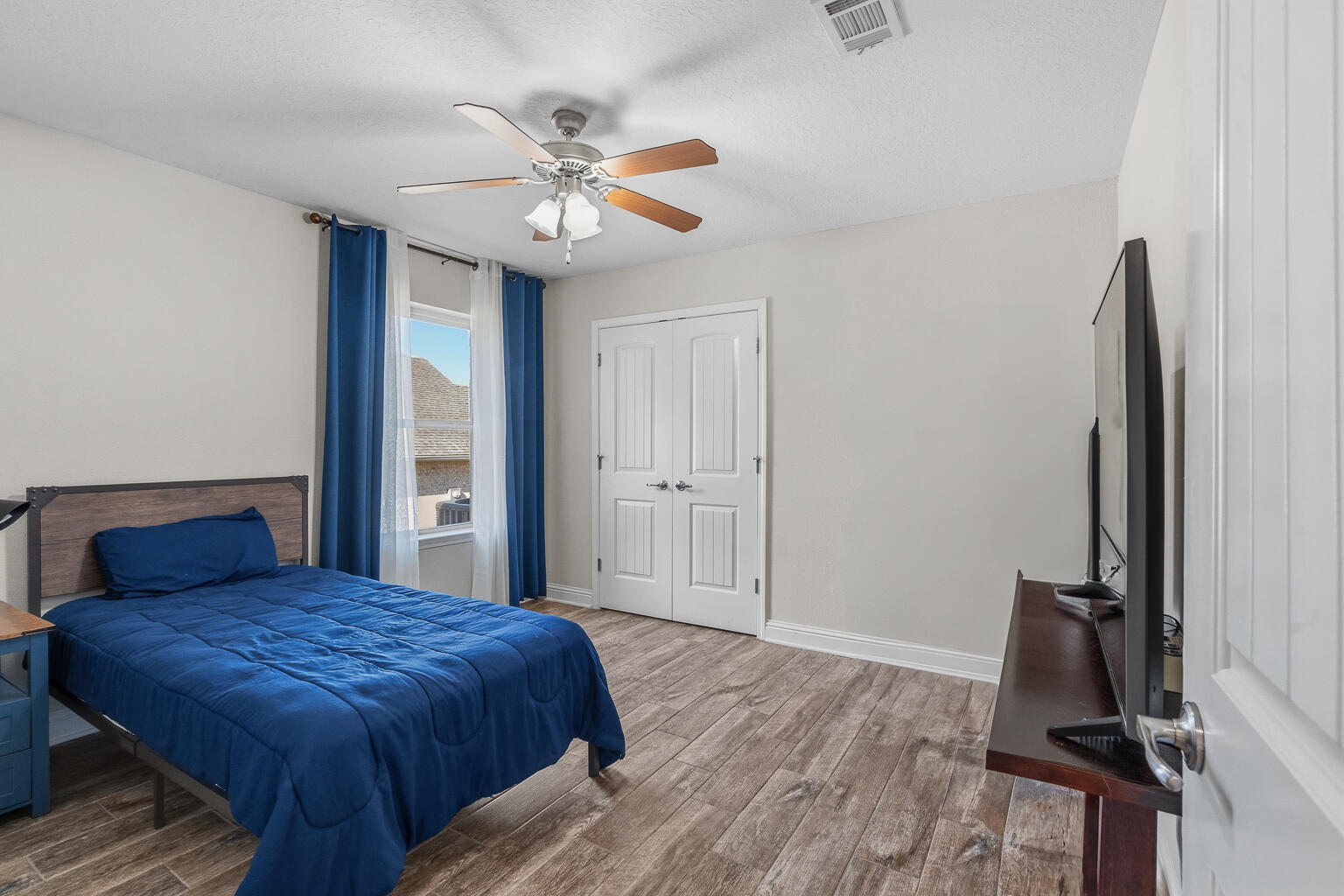 Nature Lake - Residential