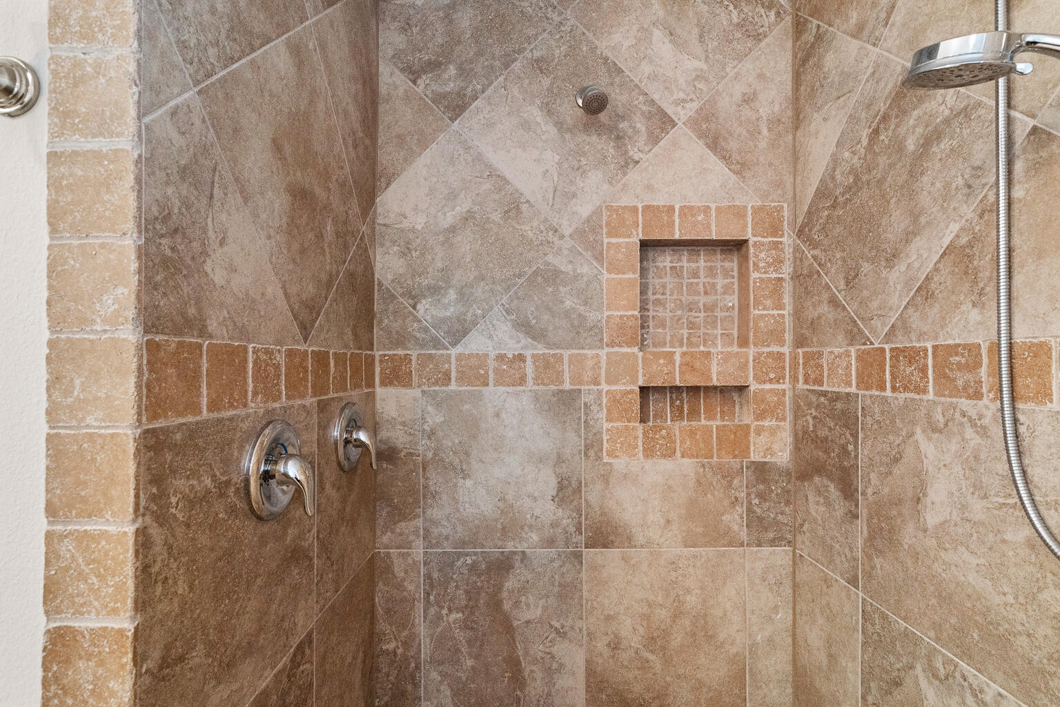 Nature Lake - Residential