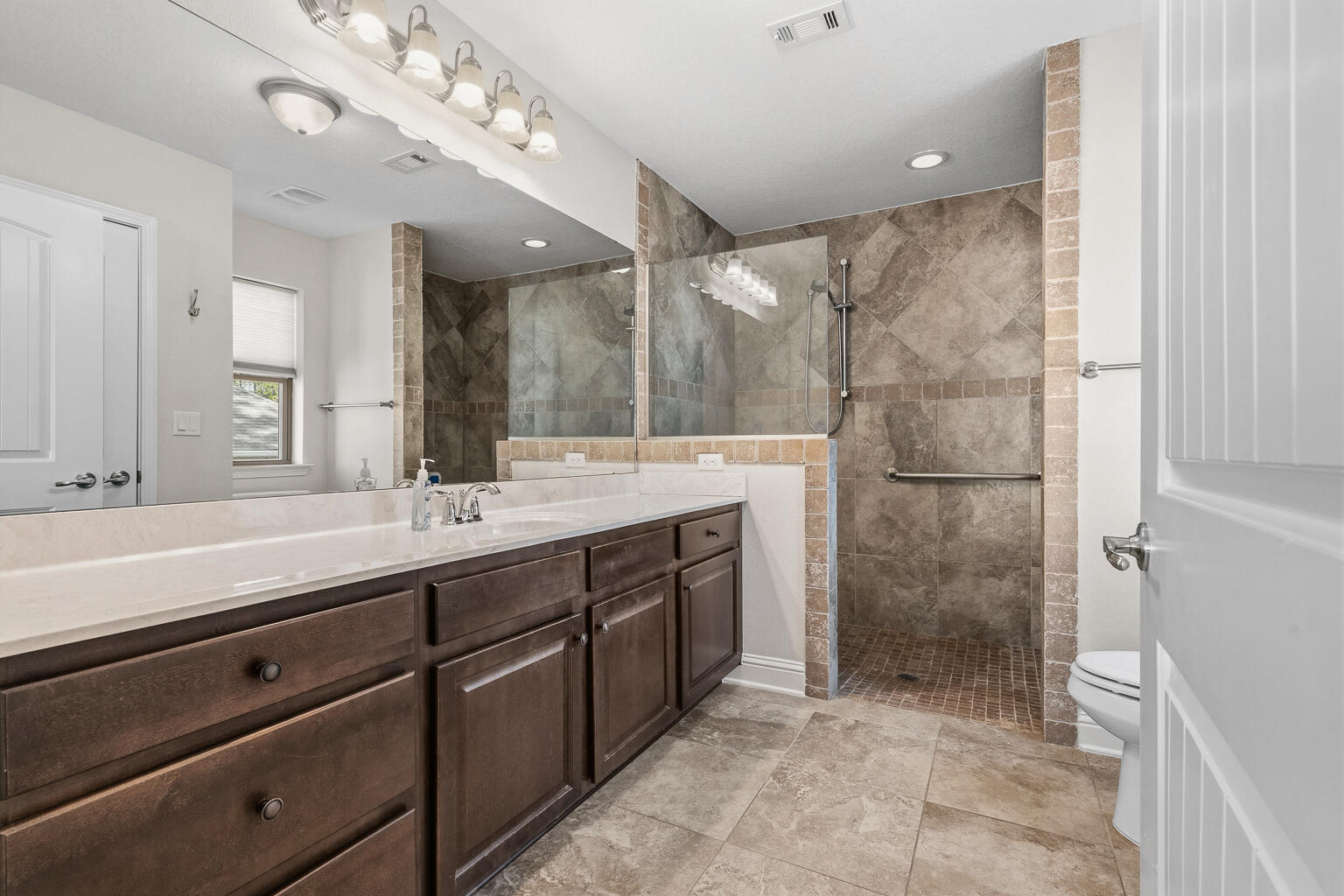 Nature Lake - Residential