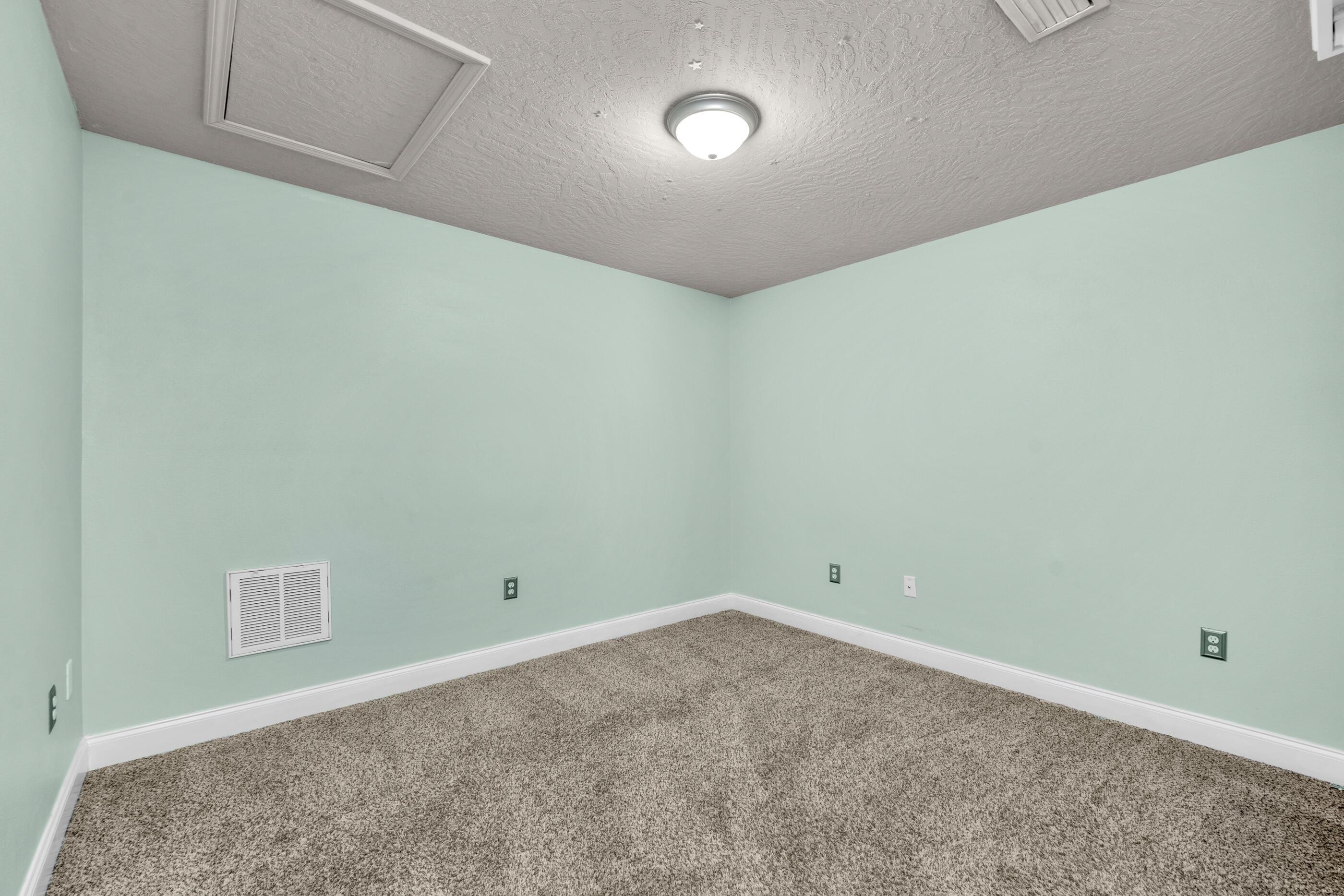 KAITLYNS PRESERVE - Residential