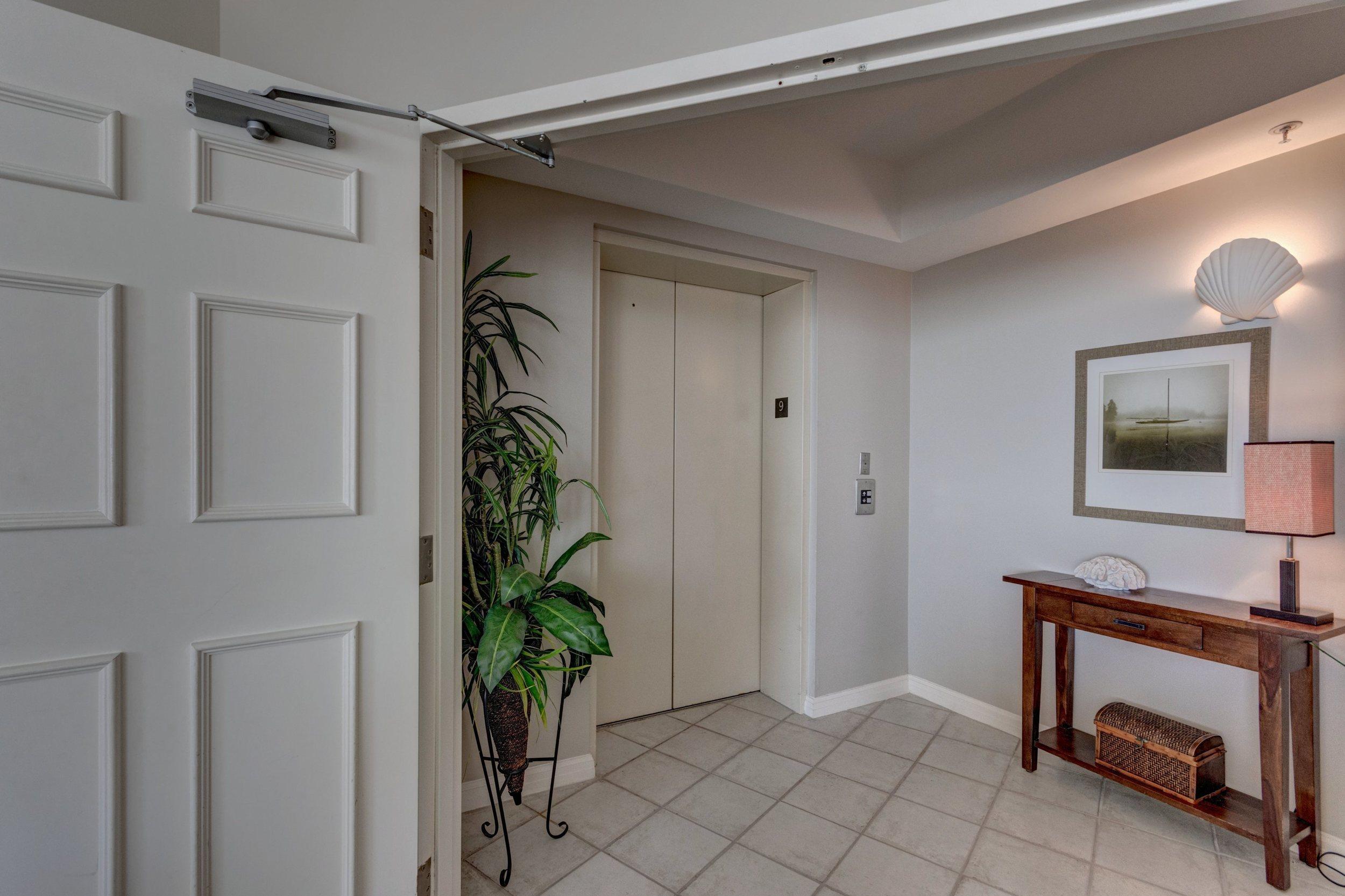 ST. MAARTEN AT SILVER SHELLS - Residential