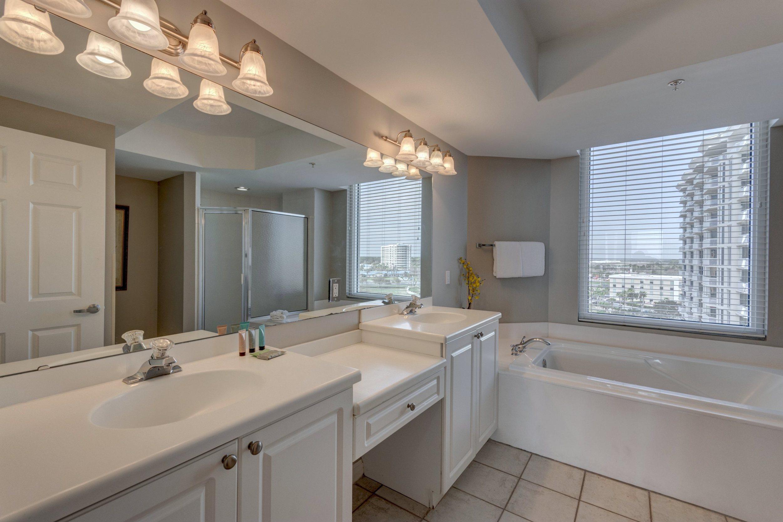 ST. MAARTEN AT SILVER SHELLS - Residential