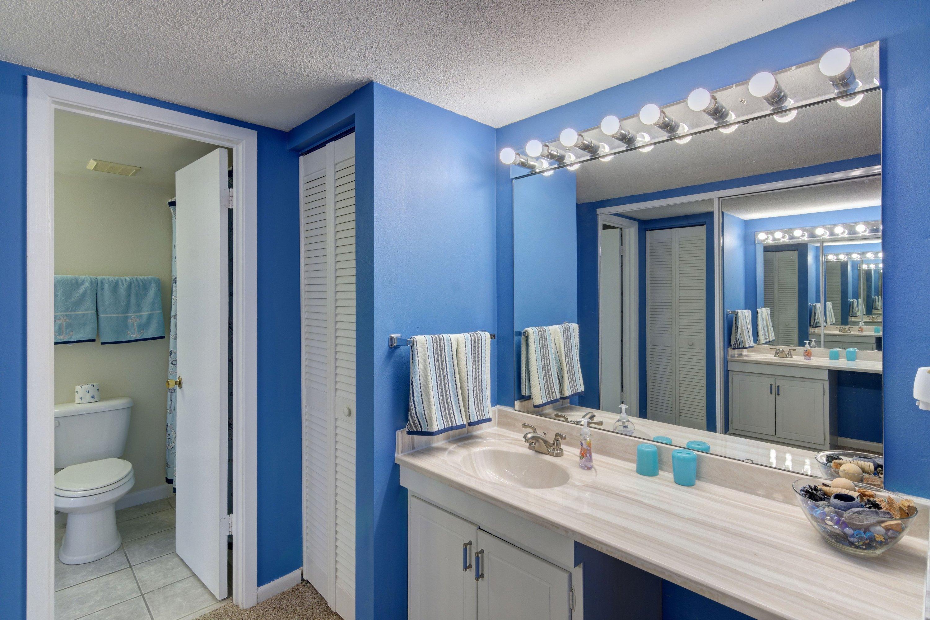 EMERALD ISLE - Residential