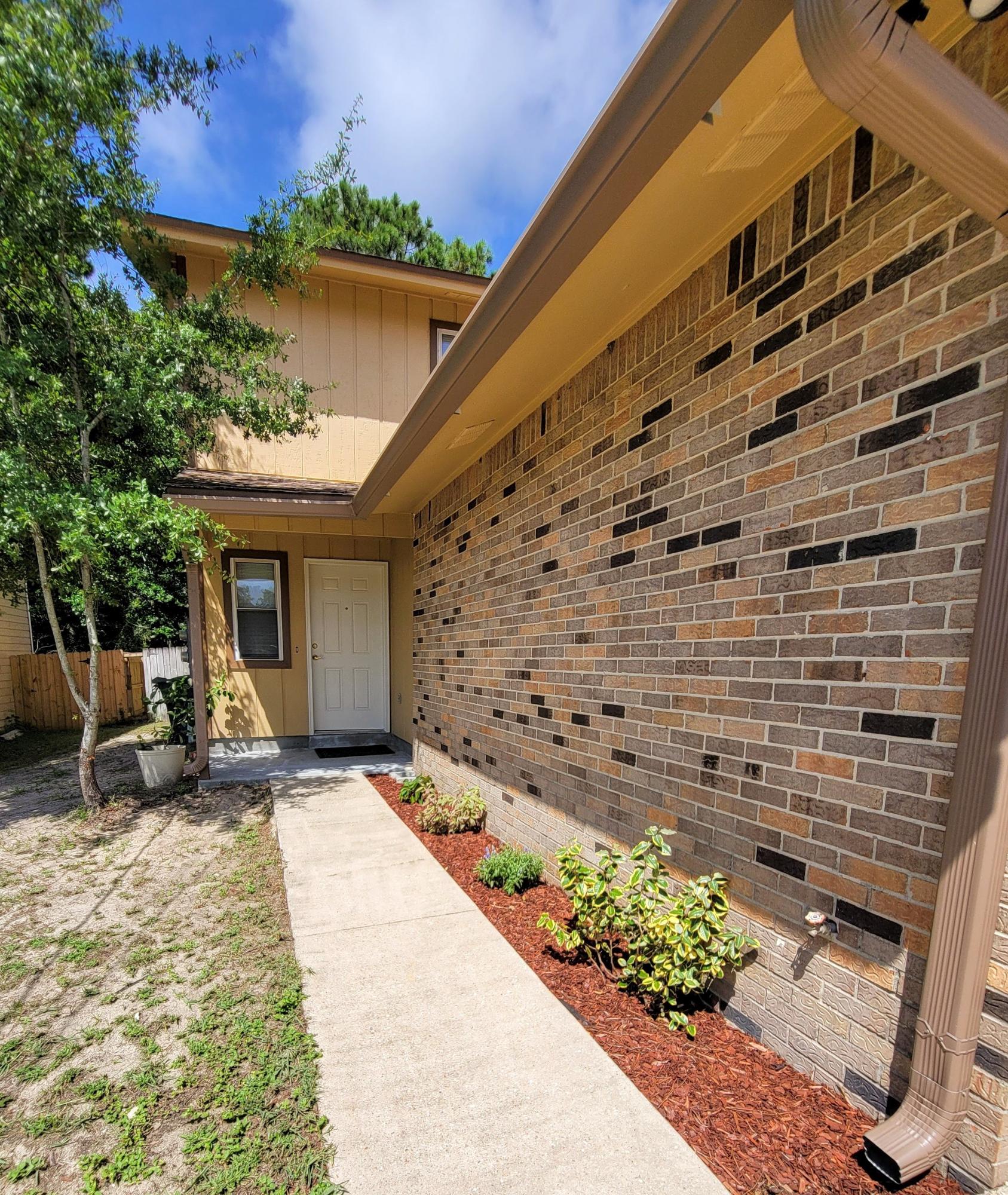 BAYWOOD T/H - Residential