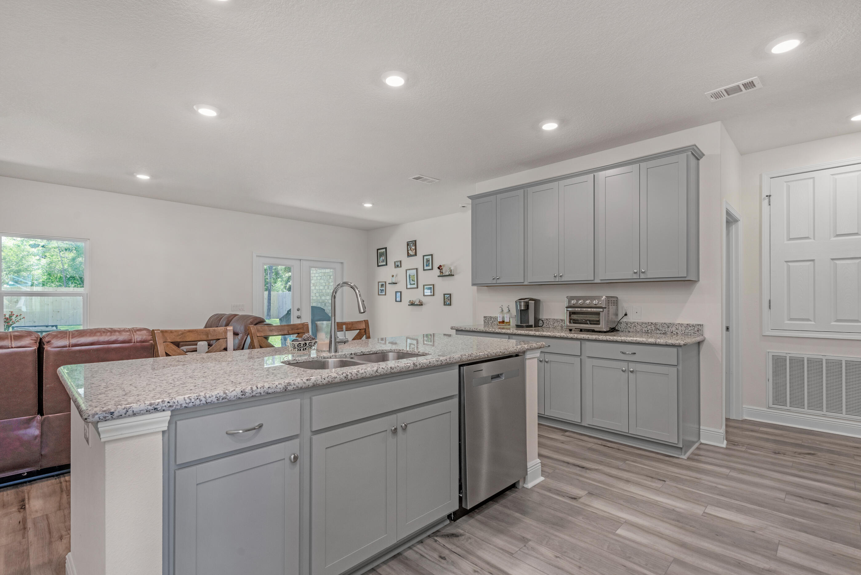 Airway Oaks - Residential Lease