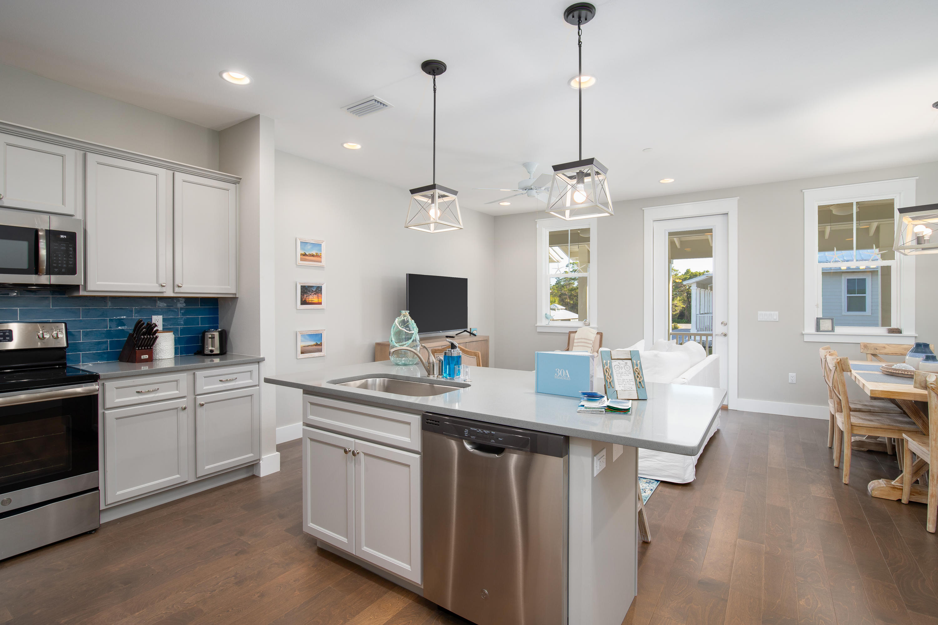 30a townhomes - Residential