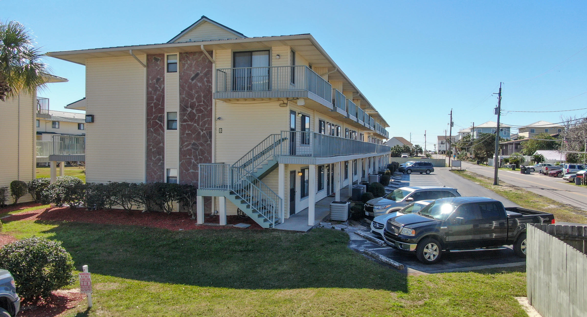 SANDPRINTS CONDO II - Residential