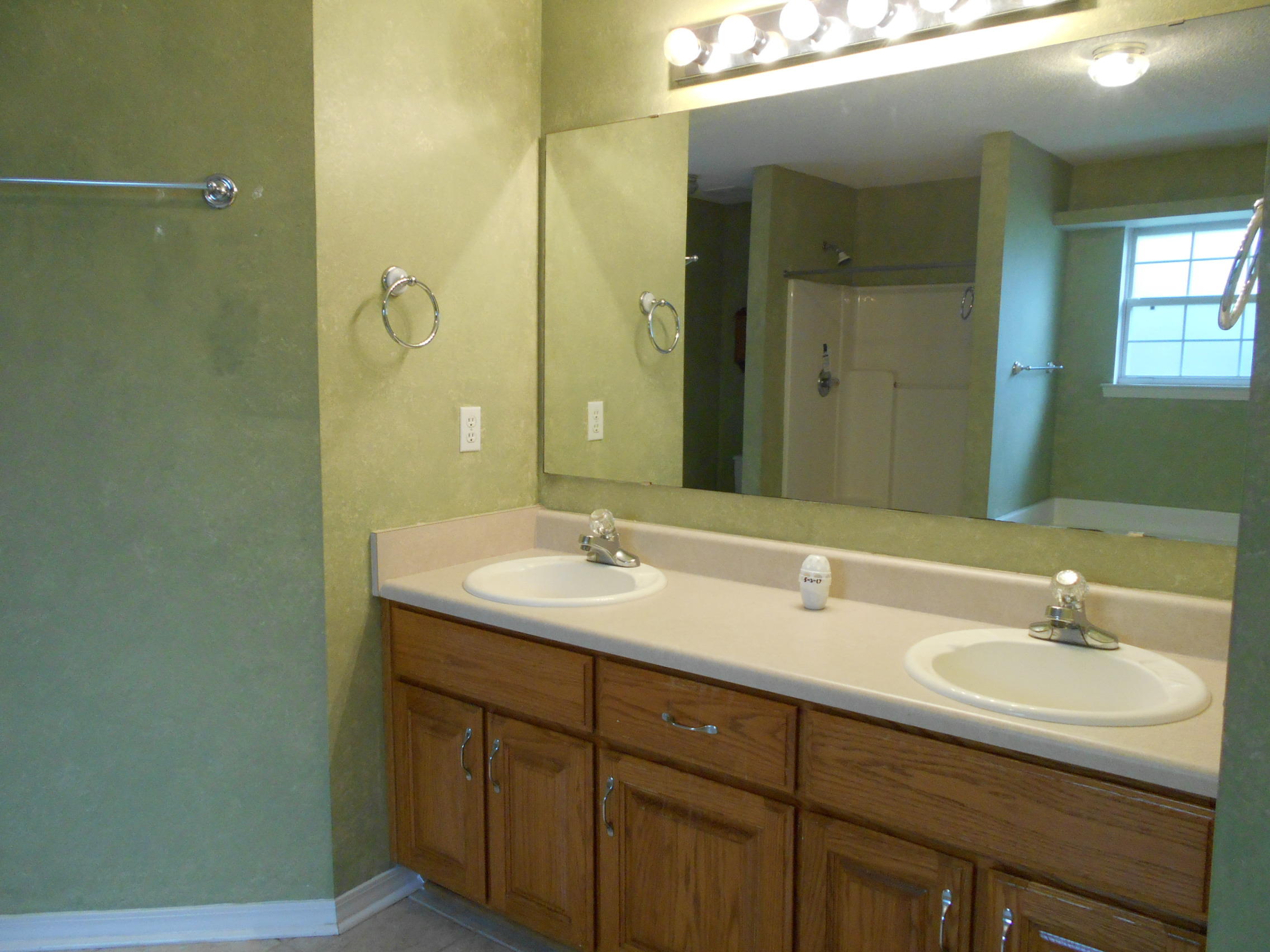 VILLA DANIELLE 1ST ADDN - Residential