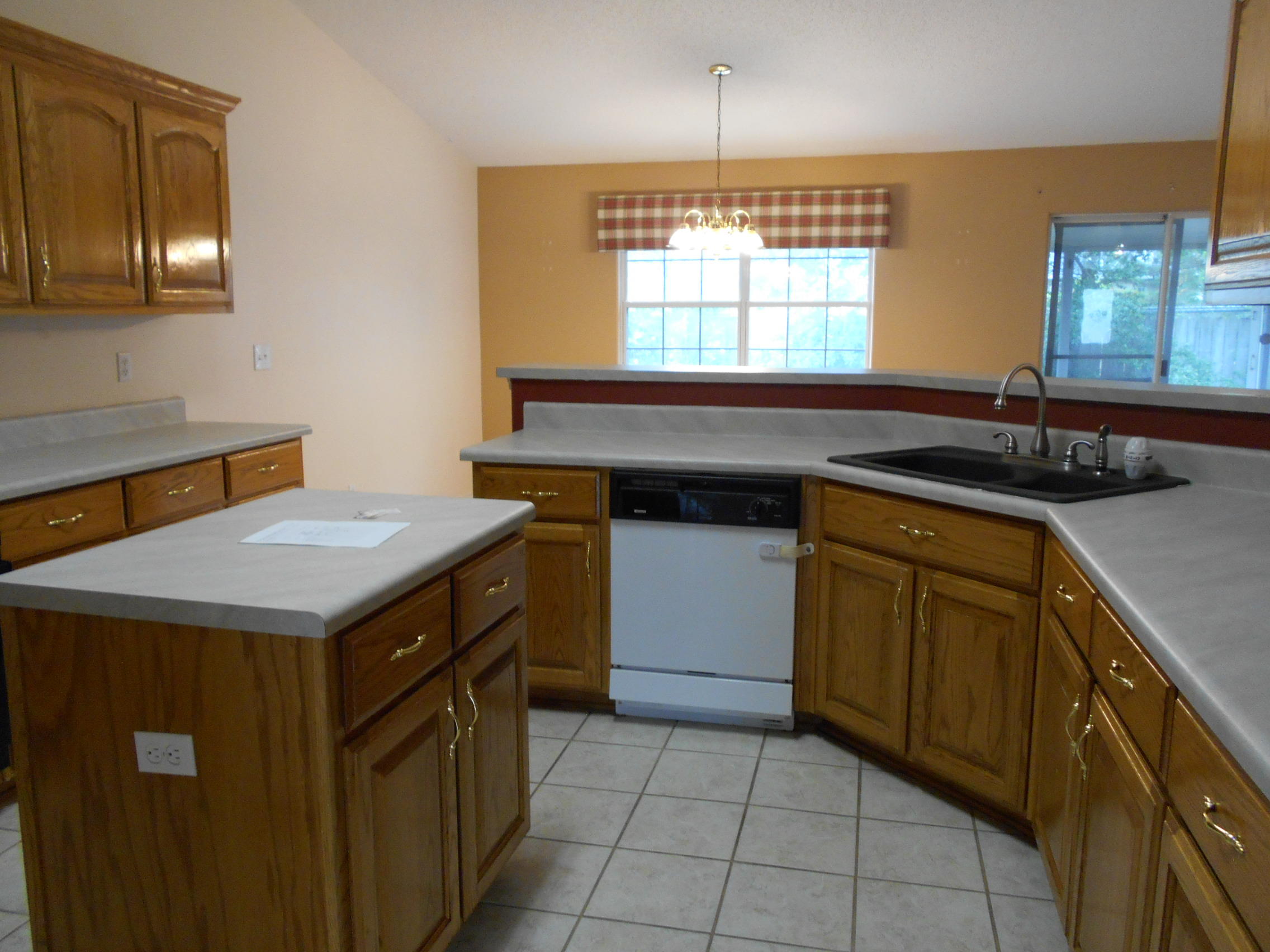 VILLA DANIELLE 1ST ADDN - Residential