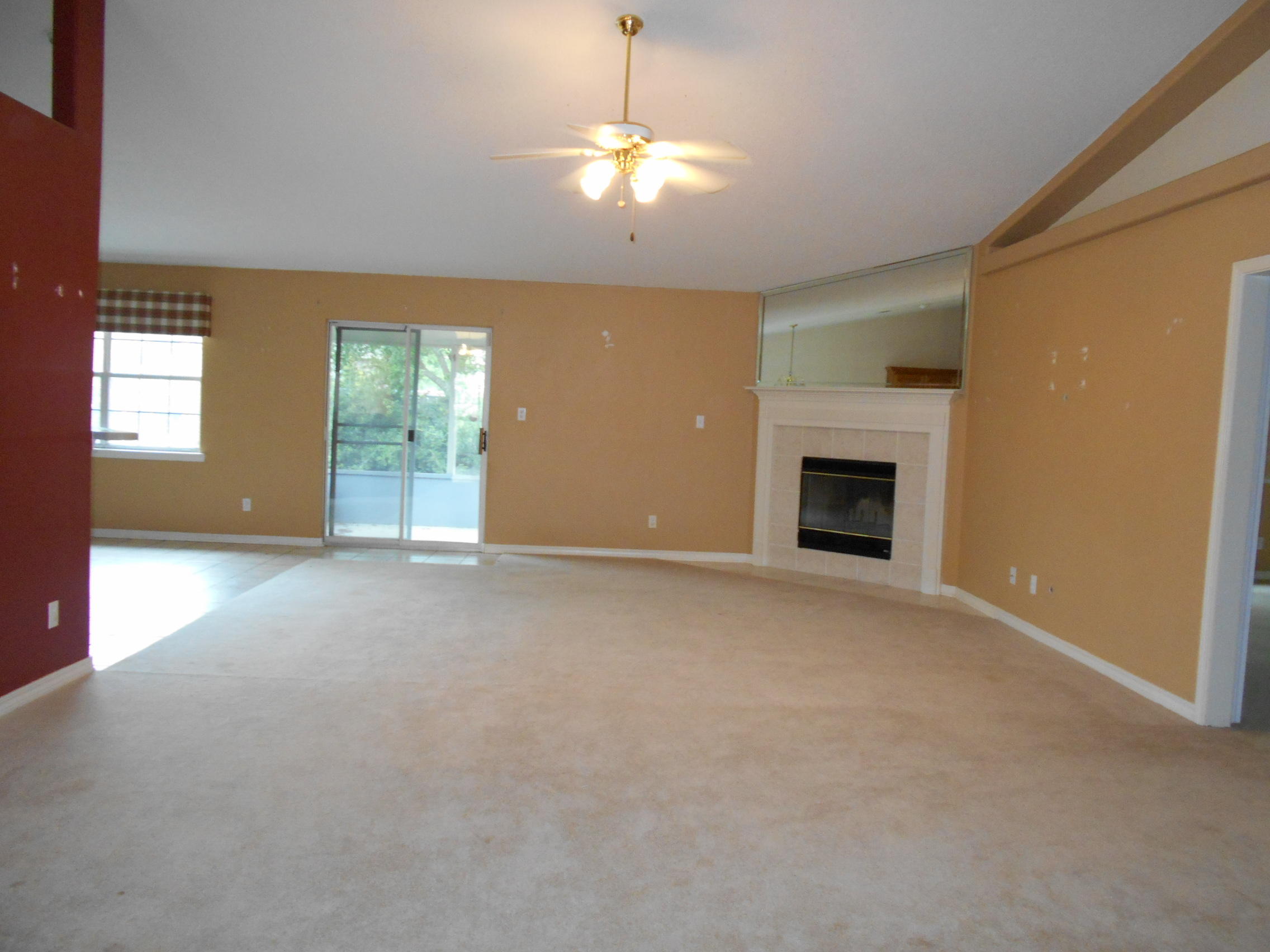 VILLA DANIELLE 1ST ADDN - Residential