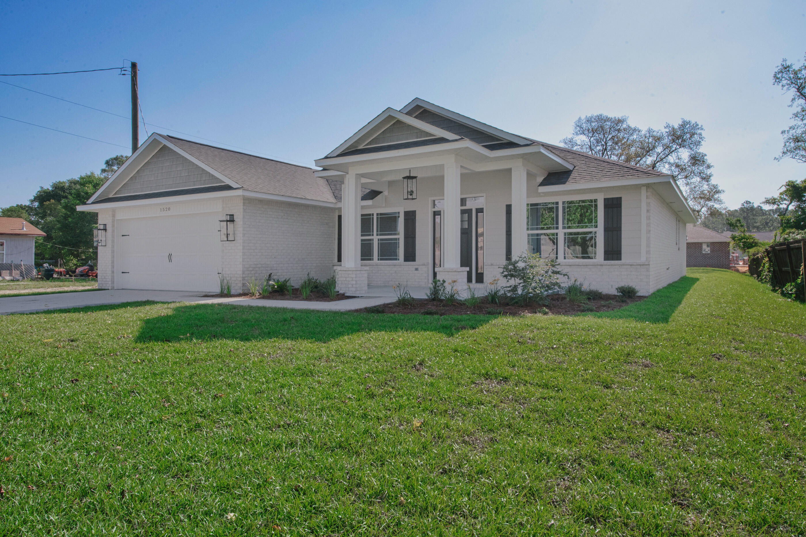 THE PINES - Residential