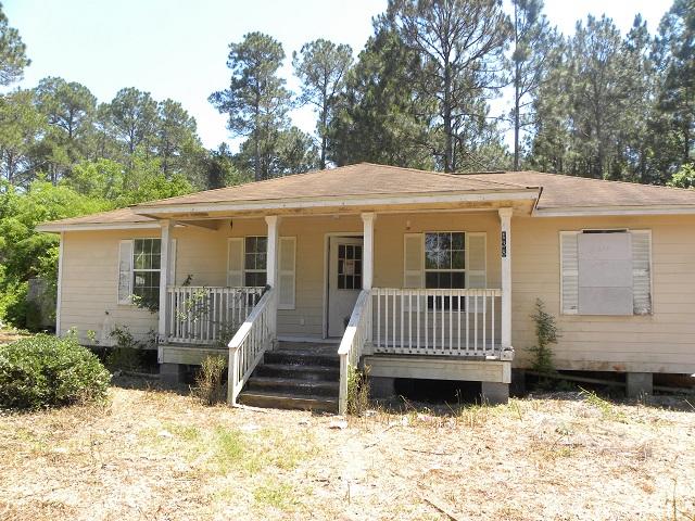 REFER TO MLS #799799. Opportunity Knocks! Ranch style home on half an acre for sale. Located in the rapidly growing area of Santa Rosa Beach. Surrounded by new homes and subdivisions. Water access and park located at the end of the road. Conveniently within close proximity to HWY 331. Three bedrooms and two full bathrooms. Hardwood floors throughout. Ready for TLC and your creativity to make this a perfect home.This property is now under auction terms. All offers should be submitted through www.Auction.com. This property is subject to a 5% buyer's premium pursuant to the Auction Terms & Conditions (minimums may apply). All auction assets will be sold subject to seller approval.