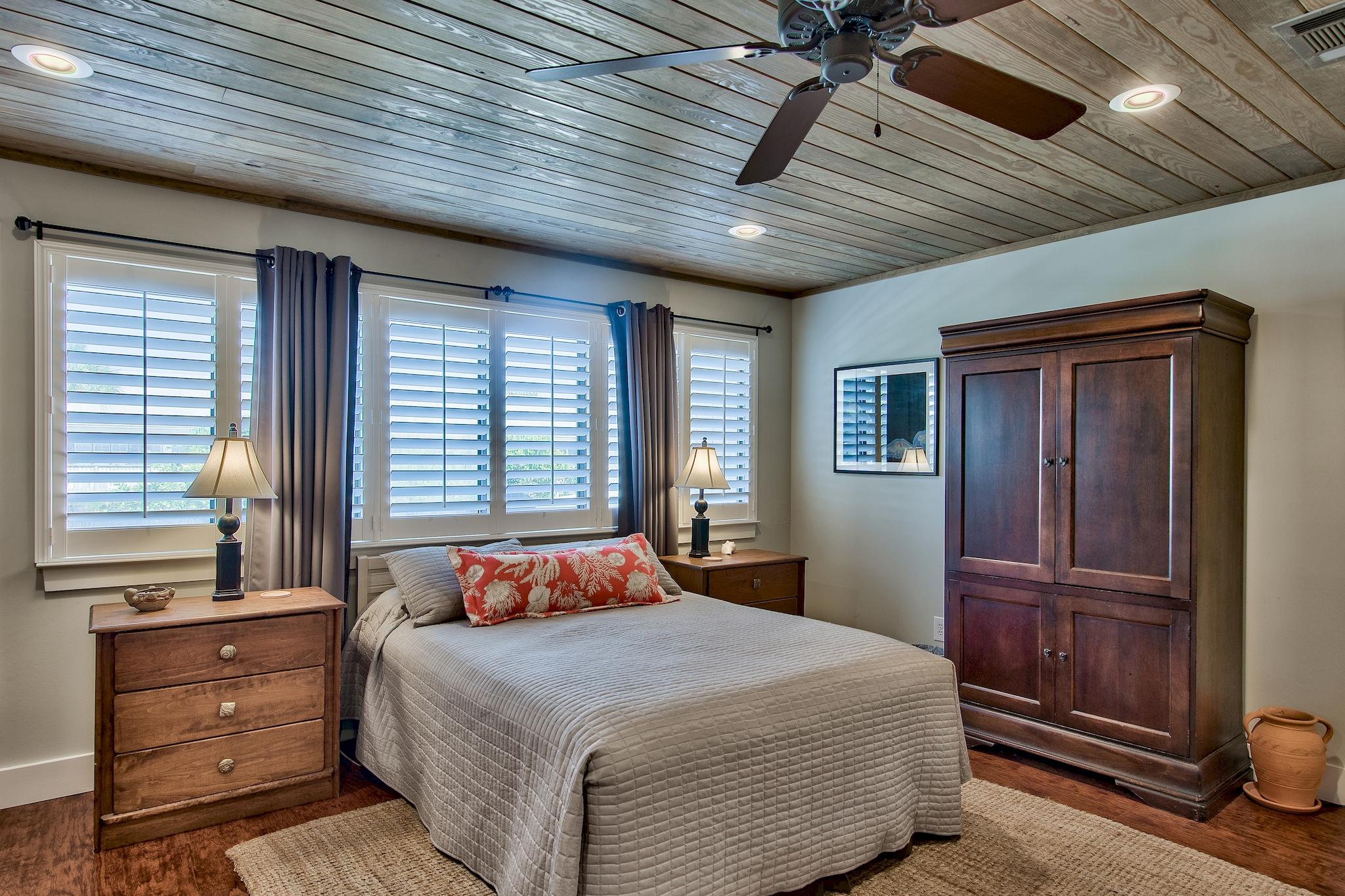 HIDDEN BEACH VILLAS CONDO - Residential