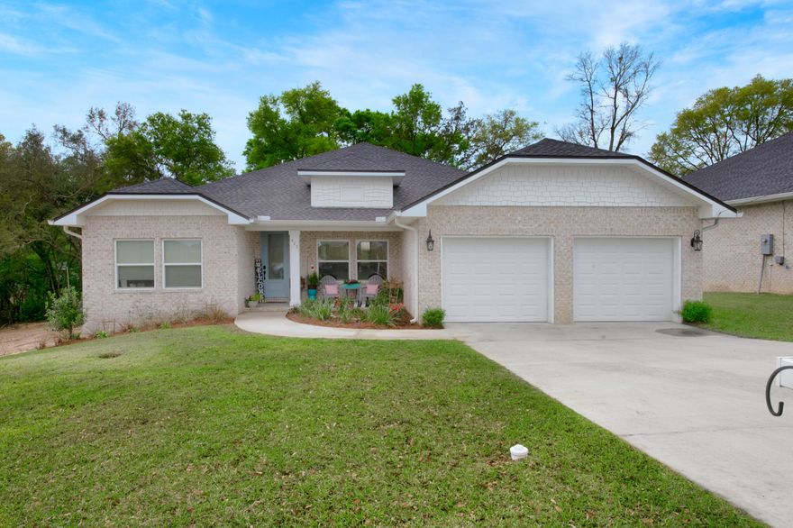 MUST SEE 2021 Build.. Located Just 4 minutes from the front gates of Eglin Air Force Base and 20 mins to Hurlburt Field. This GORGEOUS 4 bedroom house has an AMAZING layout with many upgrades. When you walk into this house you will notice the beautiful seamless LVP flooring throughout the entire home. It has a spacious formal dining room with double windows looking into the front garden. The spacious den showcases a double tray ceiling. The kitchen has a beautiful backsplash, stainless steel vent hood and appliances. The quartz counter tops throughout the home provides easy maintenance and looks great. Master bathroom has a spa like feel.S. Don't miss out on this beautiful house you will love this amazing floor plan