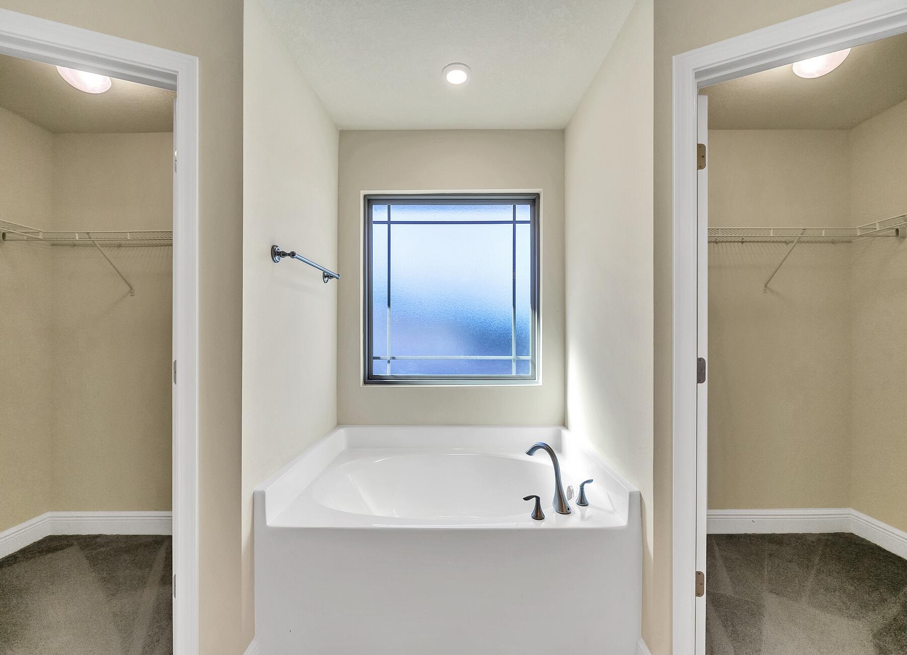 HIDDEN VALLEY - Residential Lease