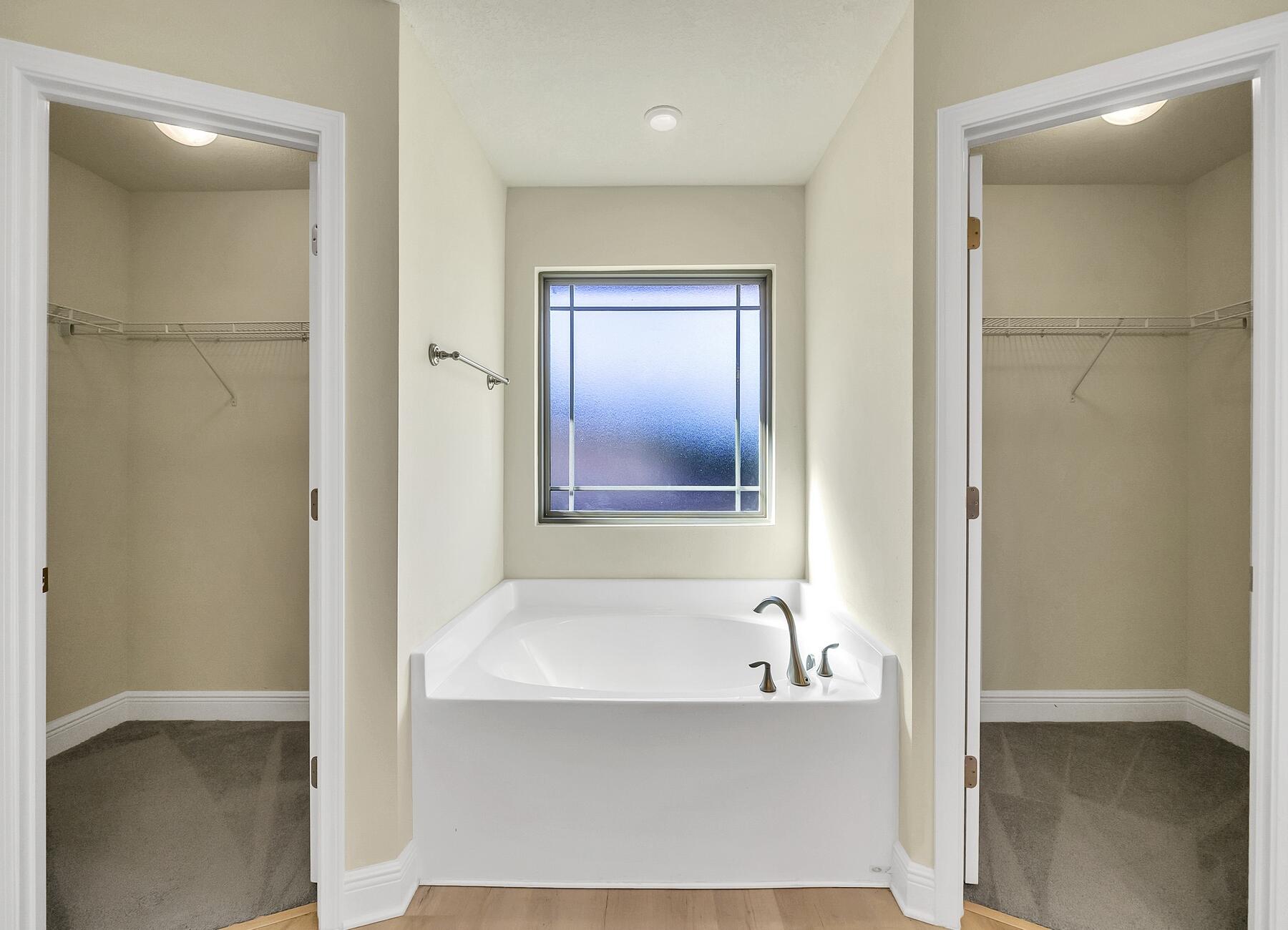 HIDDEN VALLEY - Residential Lease