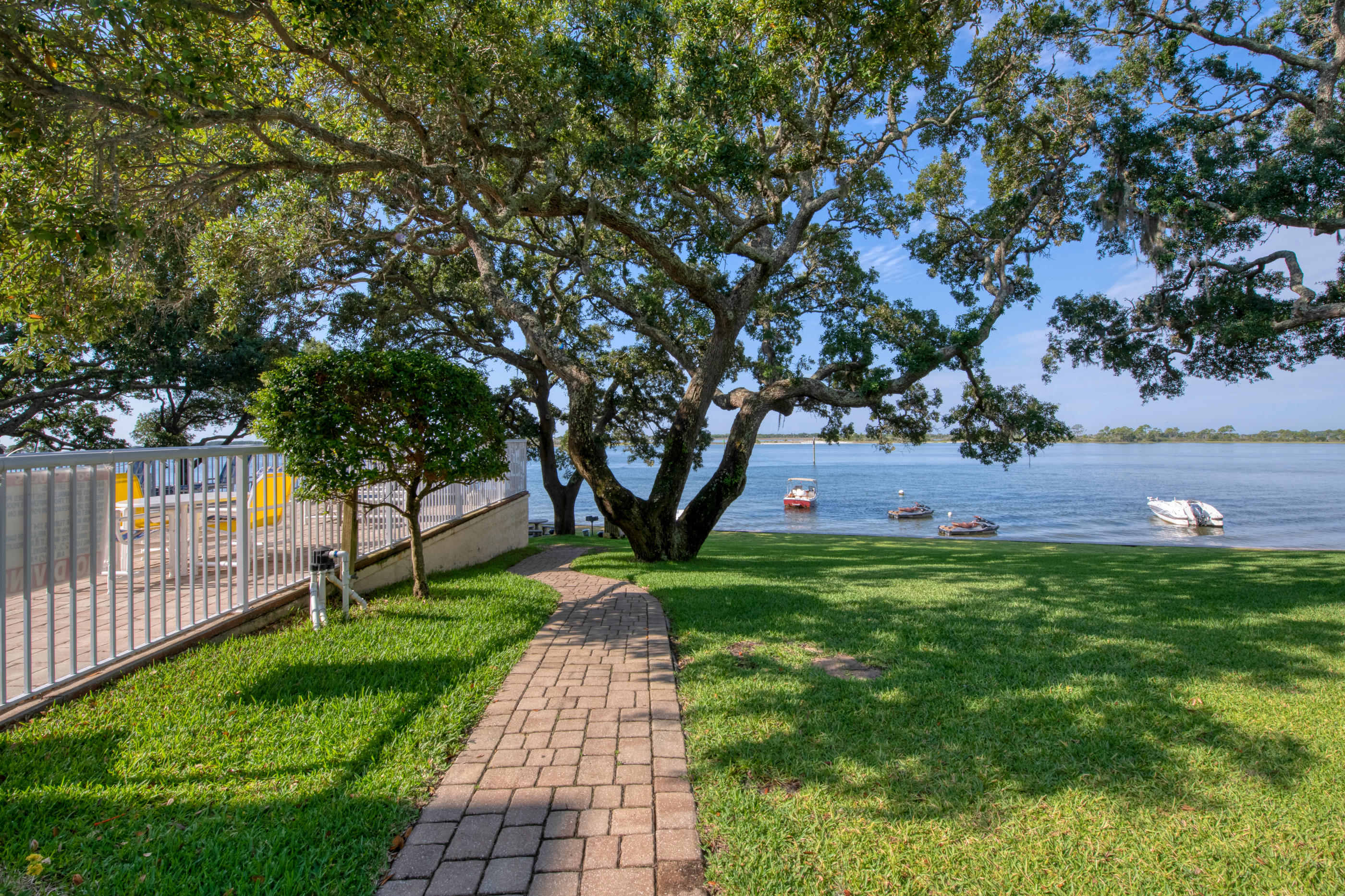 CEDARS CONDO - Residential