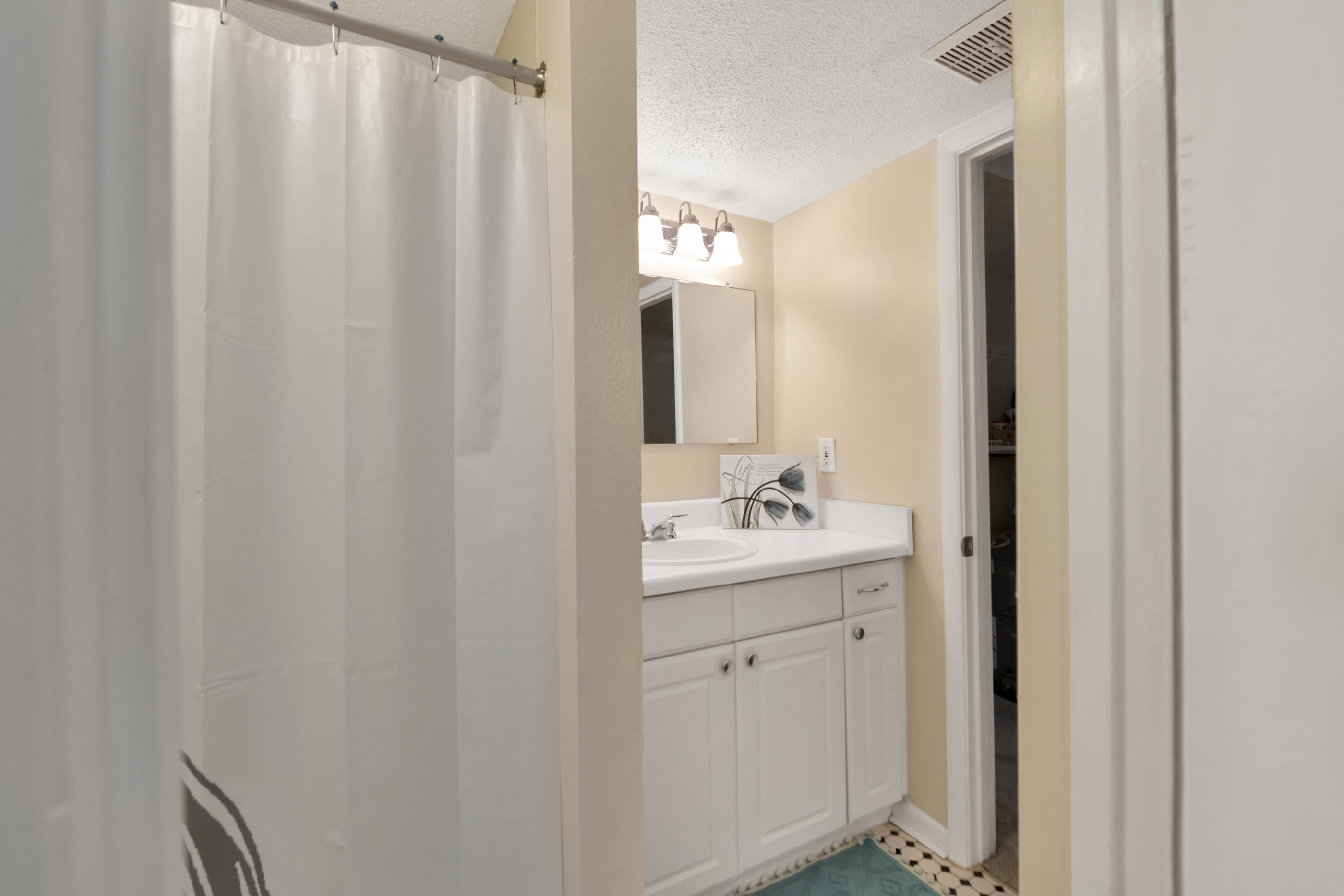 CEDARS CONDO - Residential