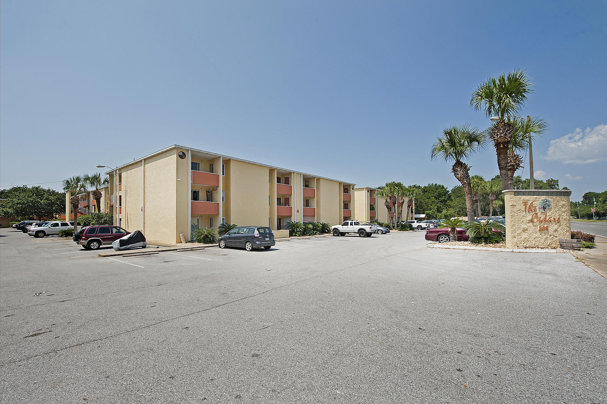 CEDARS CONDO - Residential