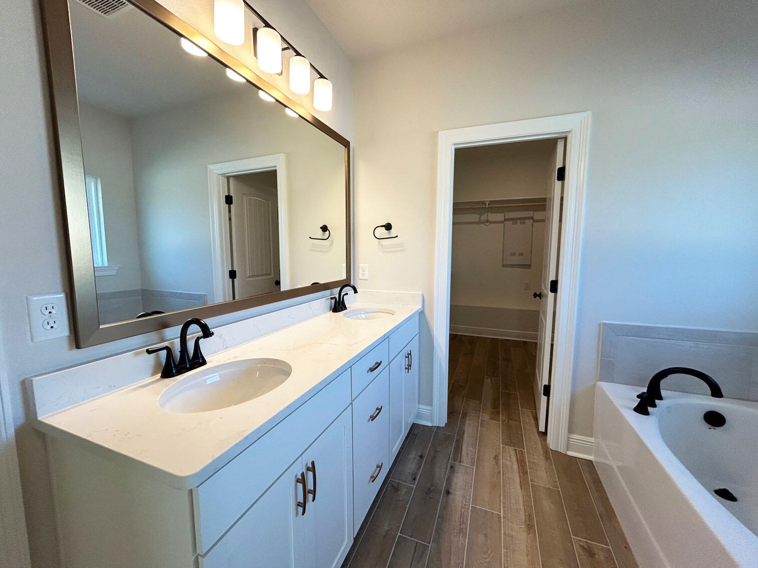 NATUREVIEW PH I - Residential