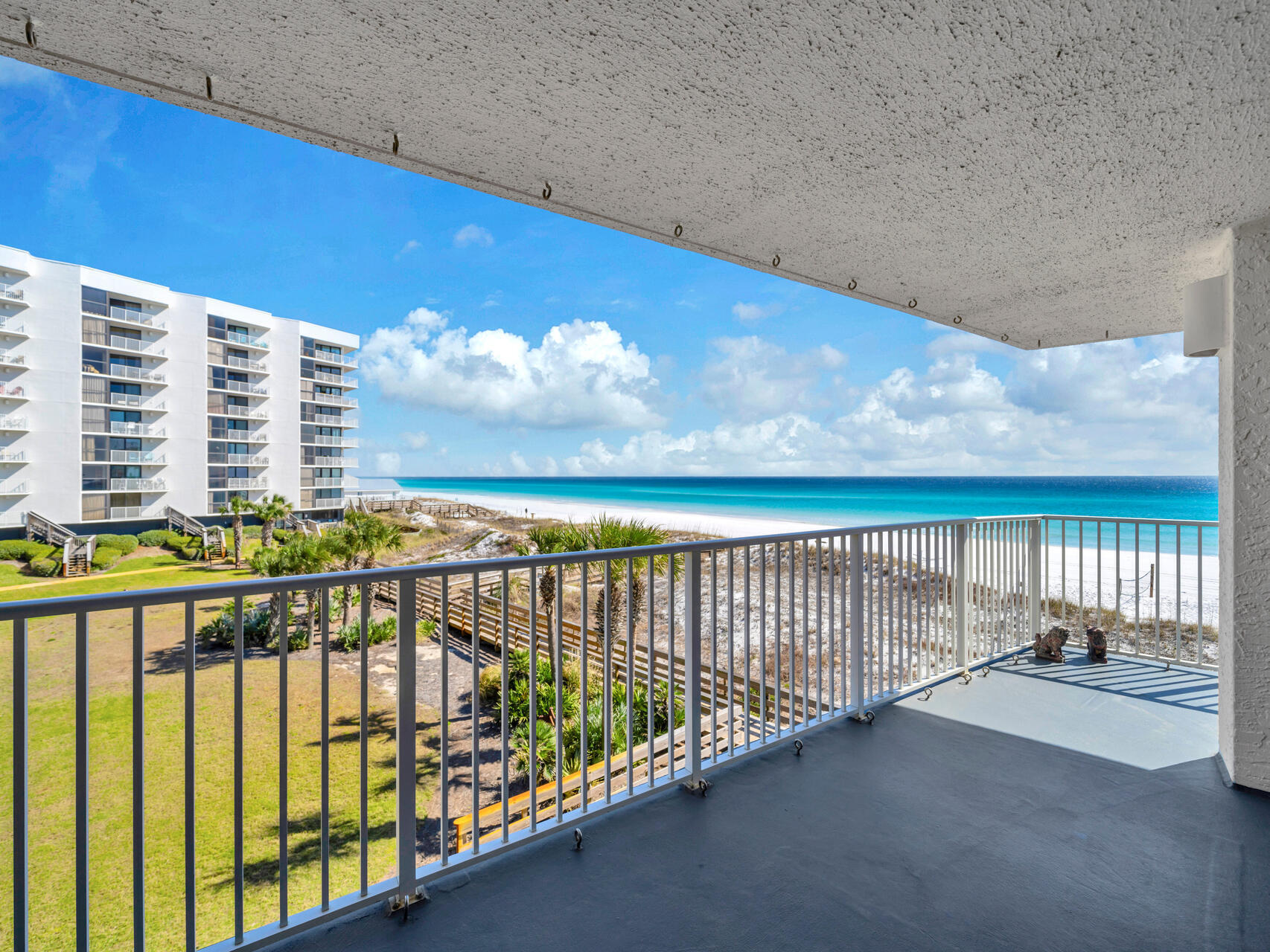 MAINSAIL CONDO PH 5 - Residential