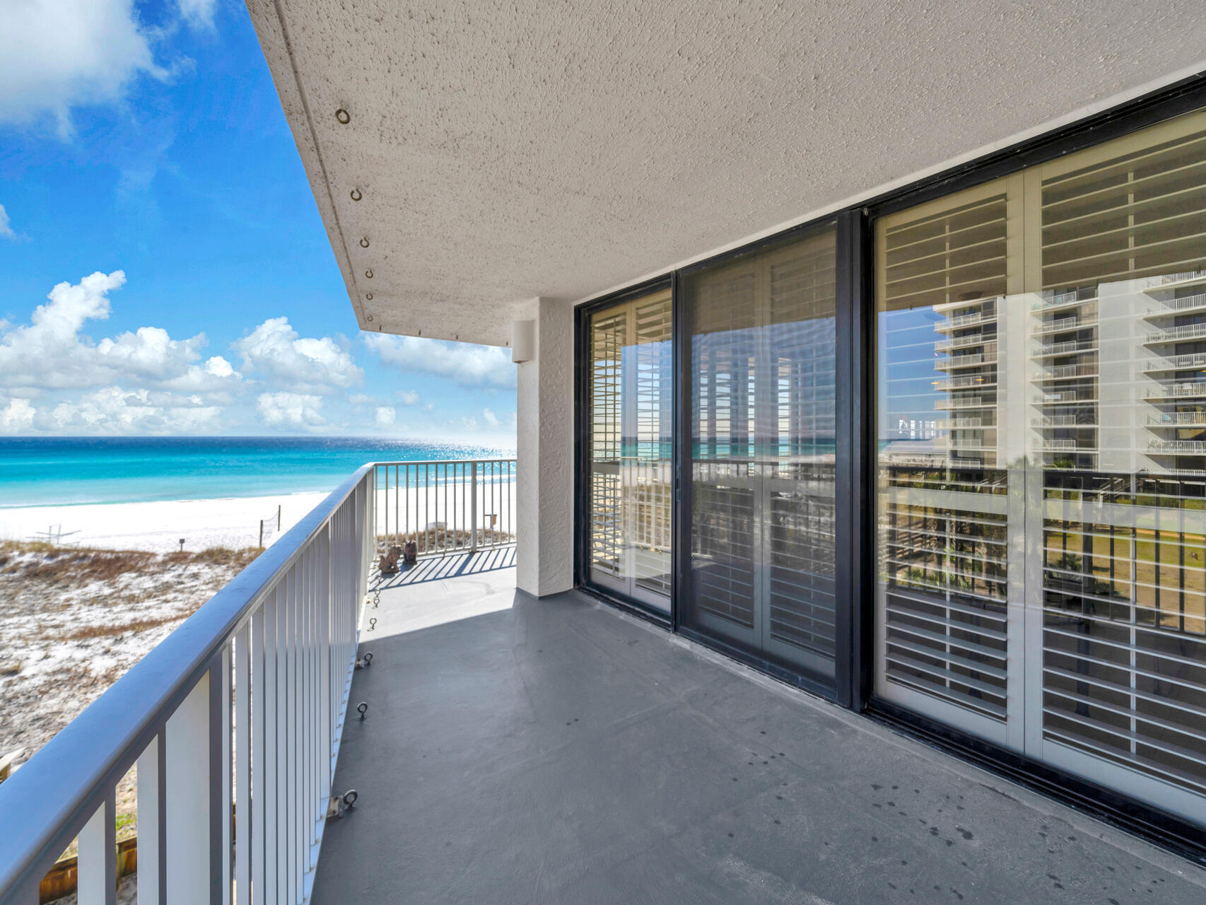 MAINSAIL CONDO PH 5 - Residential