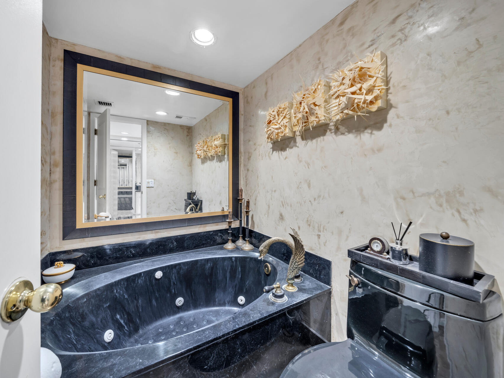 MAINSAIL CONDO PH 5 - Residential