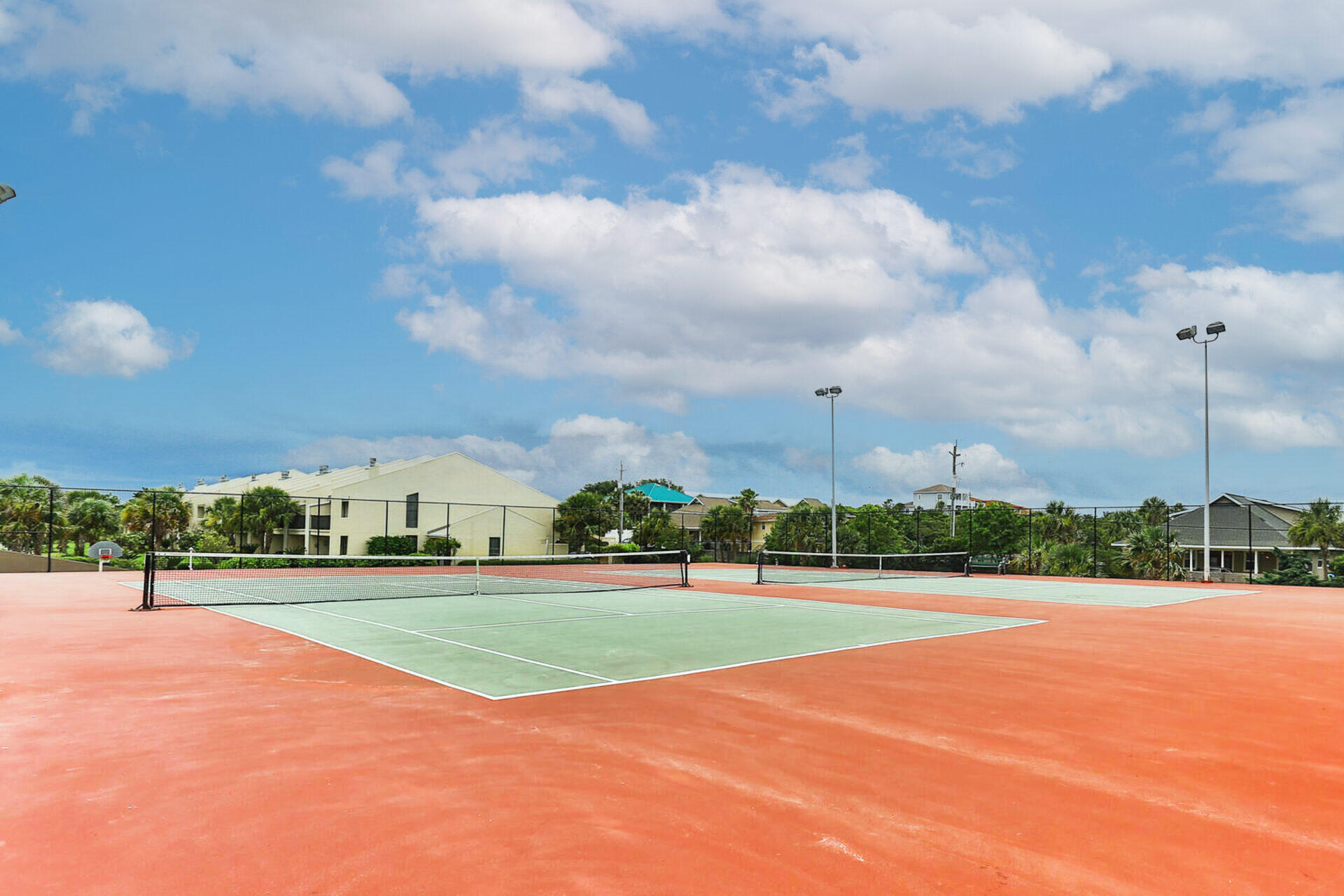 MAINSAIL CONDO PH 5 - Residential