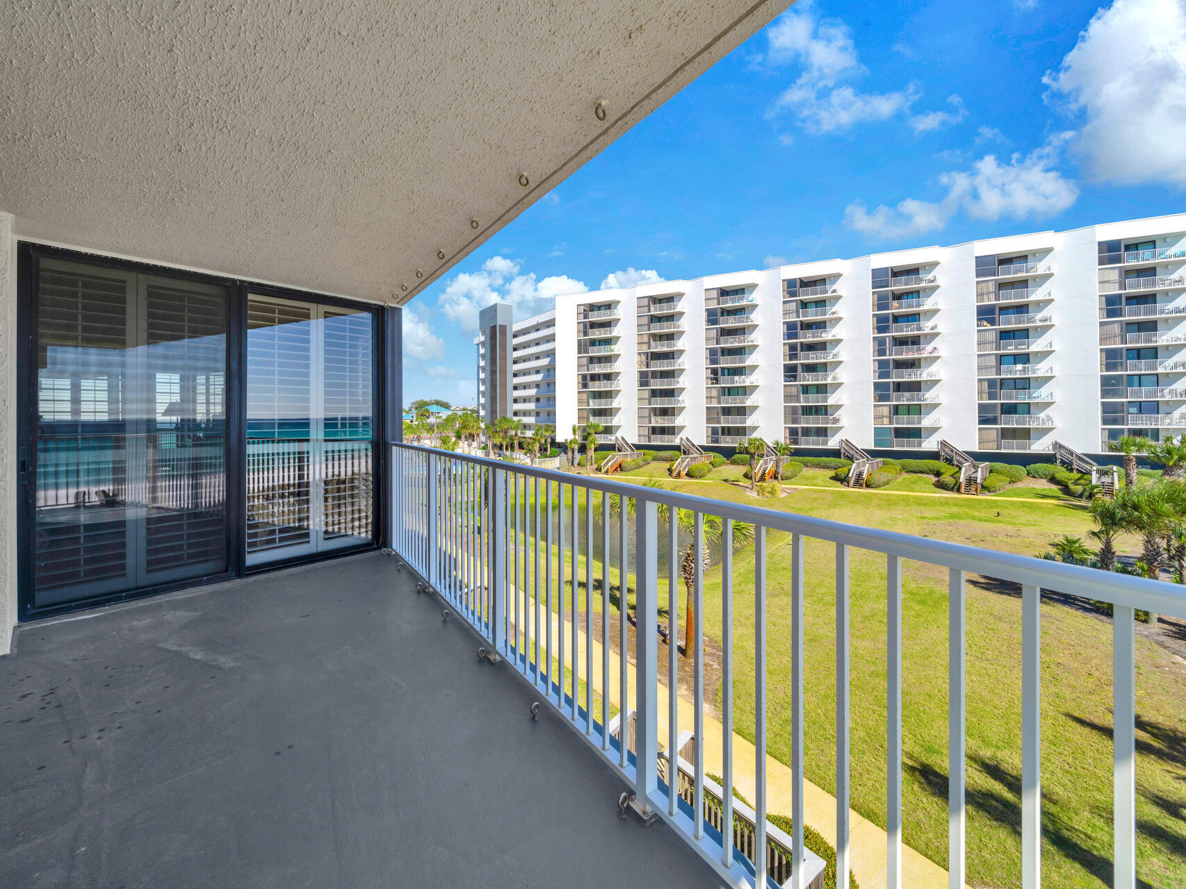 MAINSAIL CONDO PH 5 - Residential