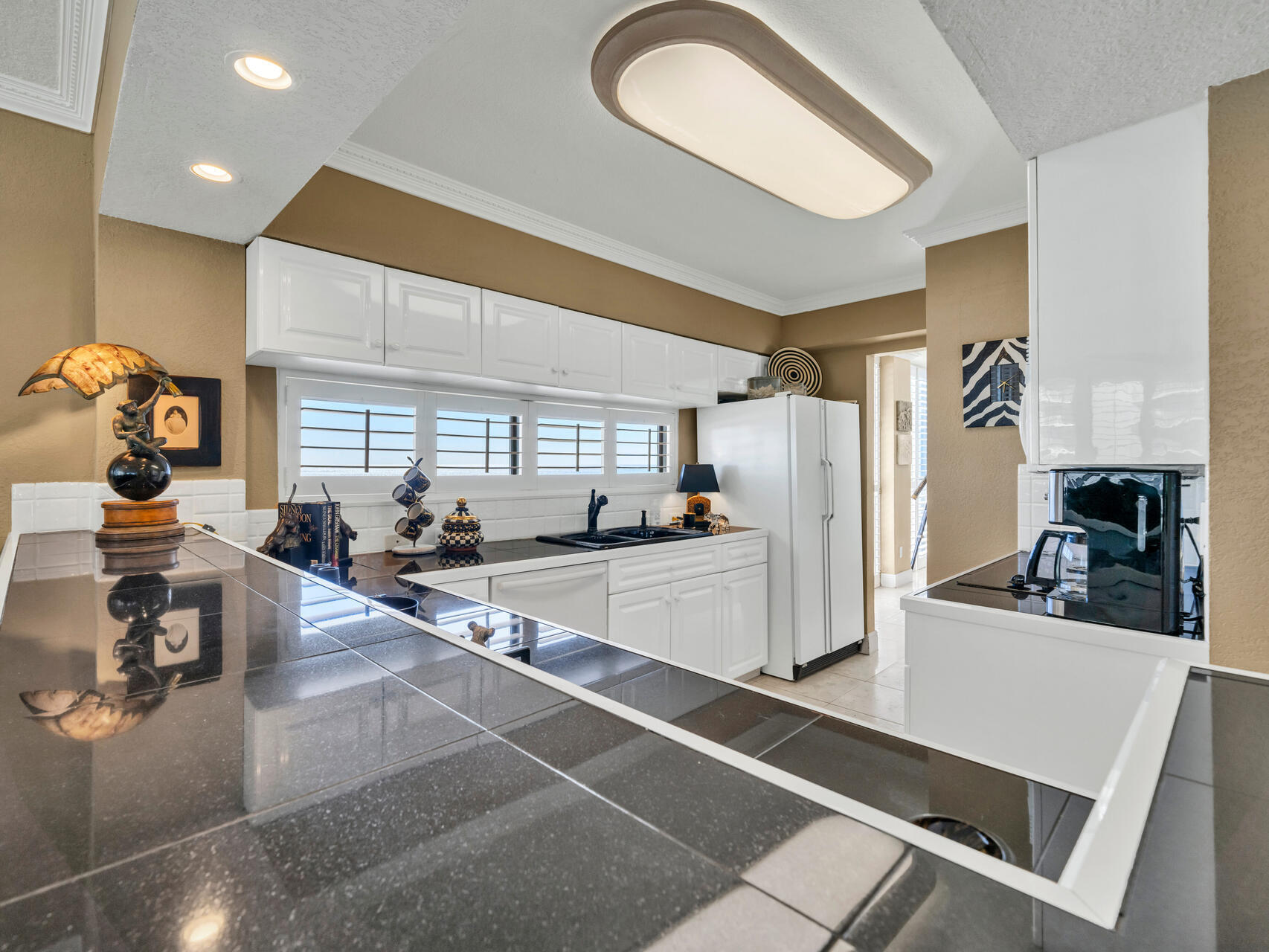 MAINSAIL CONDO PH 5 - Residential