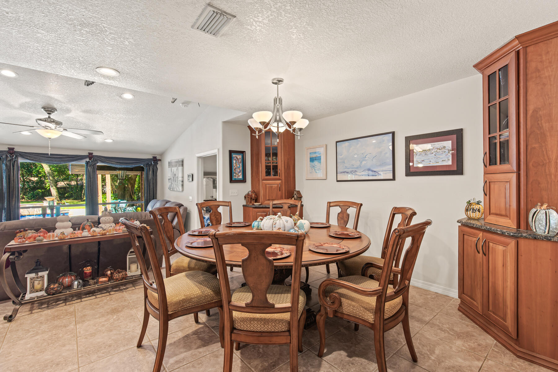 ELLIOTTS POINT - Residential