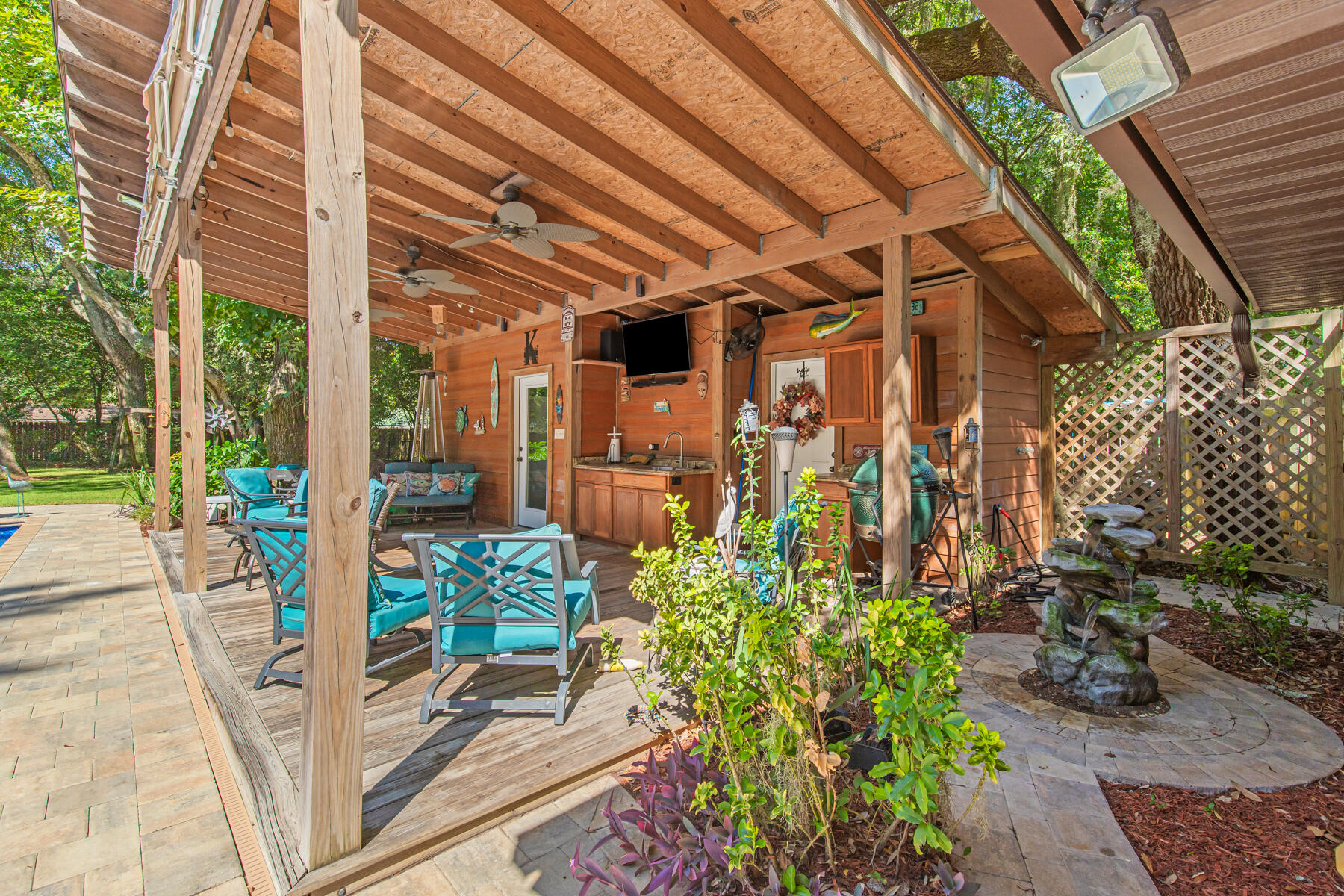 ELLIOTTS POINT - Residential