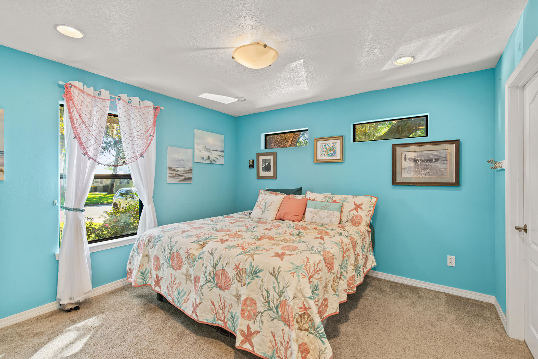 ELLIOTTS POINT - Residential