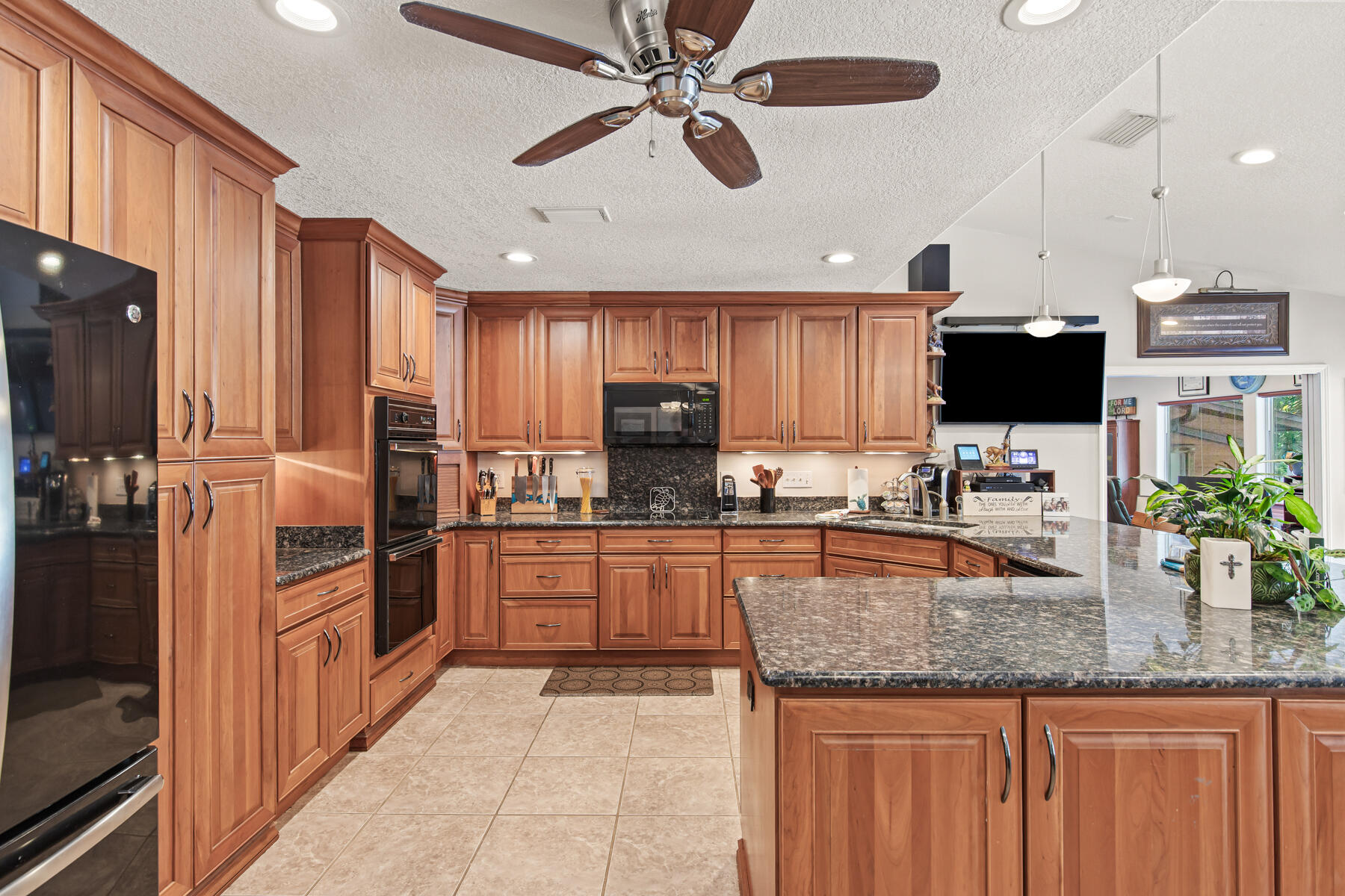 ELLIOTTS POINT - Residential