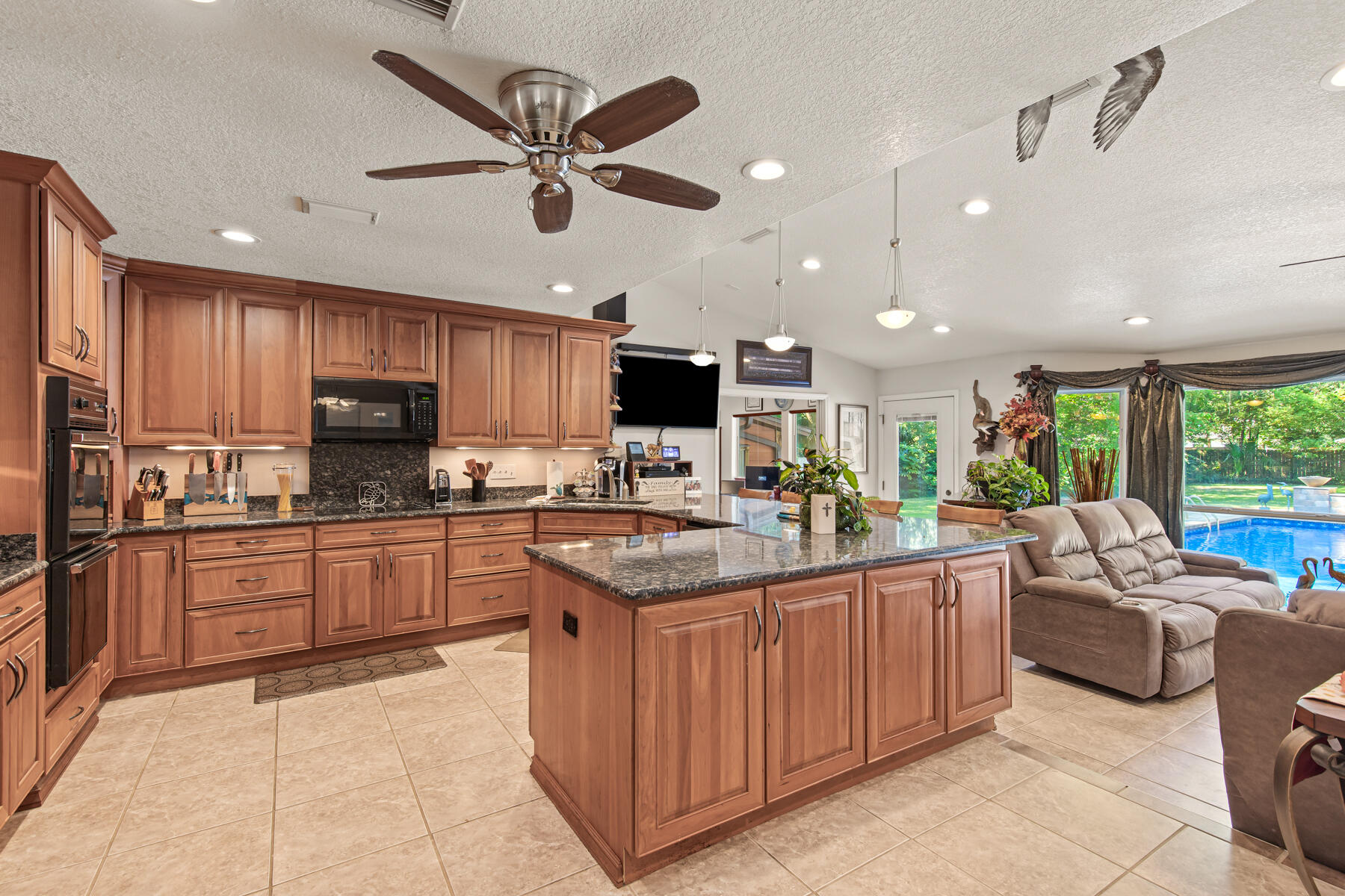 ELLIOTTS POINT - Residential