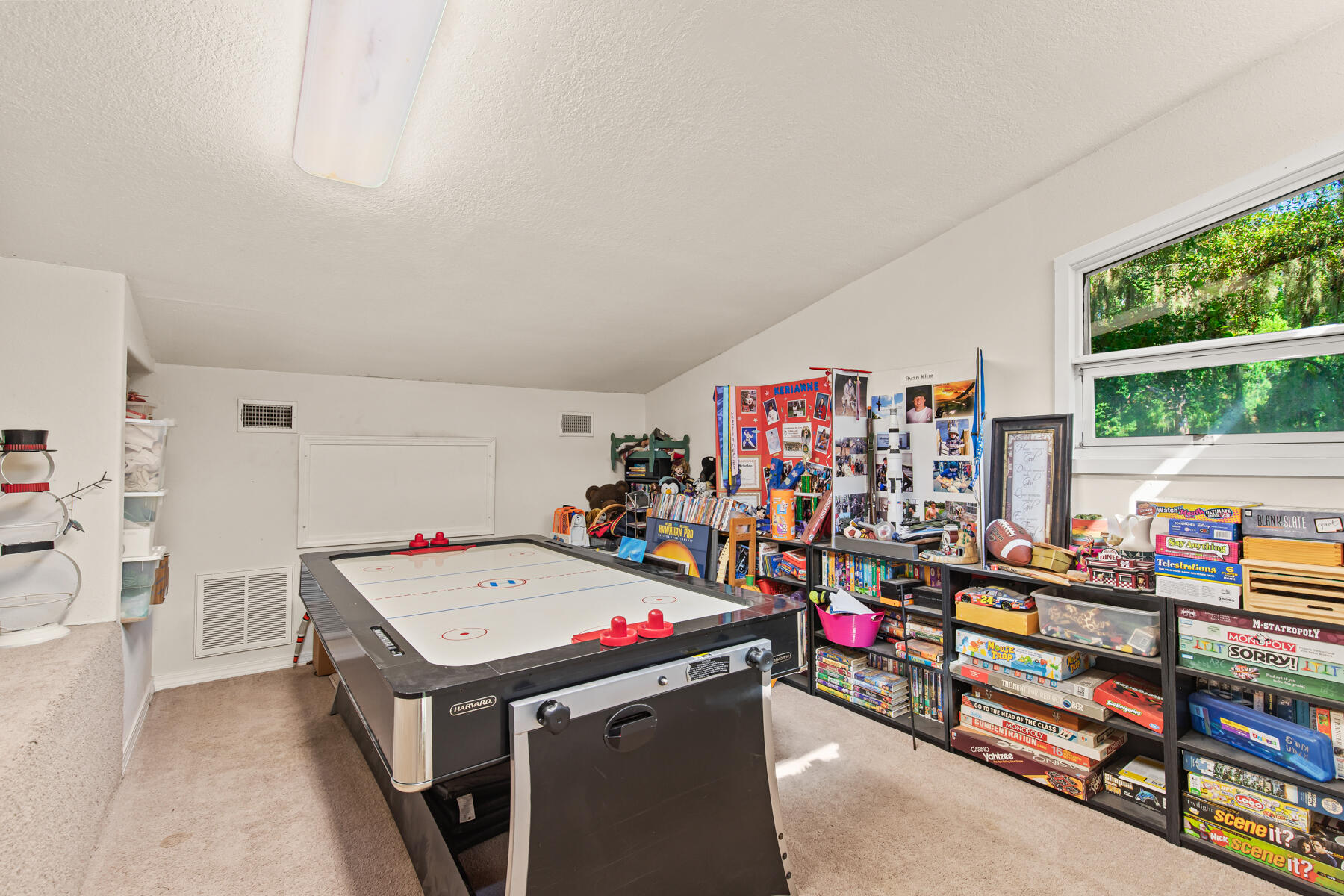 ELLIOTTS POINT - Residential