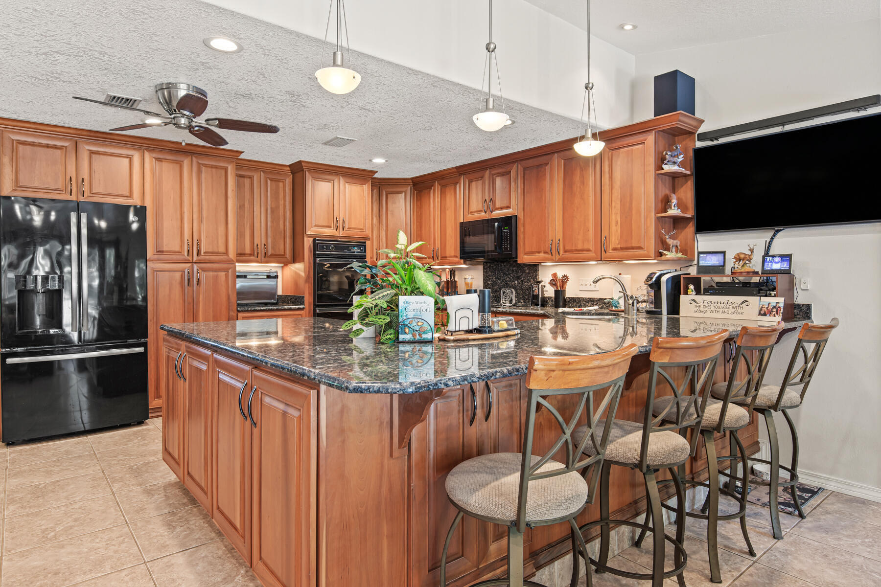 ELLIOTTS POINT - Residential