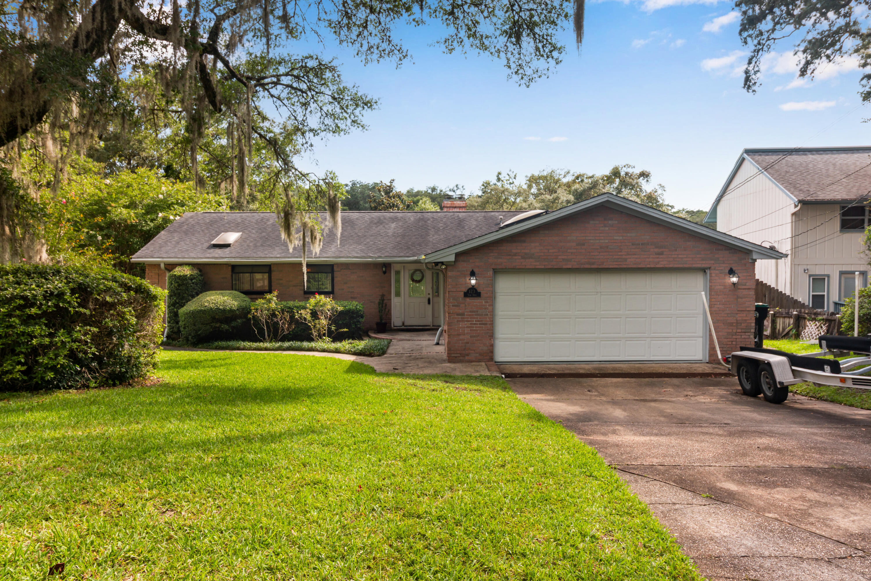 MICHAEL GLENN ESTATES - Residential