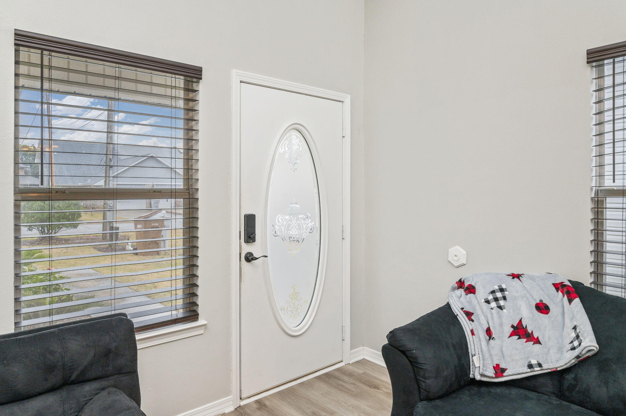 SANTA ROSA OAKS CONDOMINIUM - Residential Lease