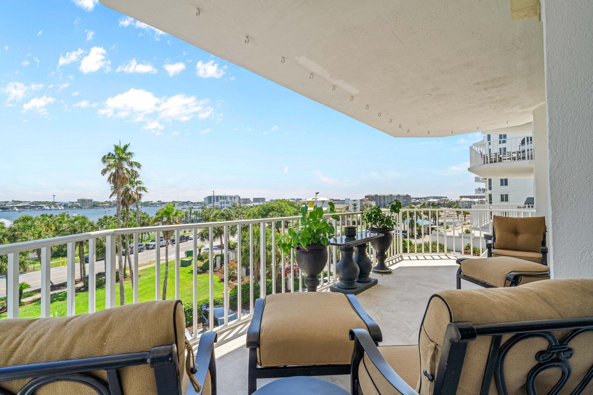 WATERVIEW TOWERS PH II - Residential