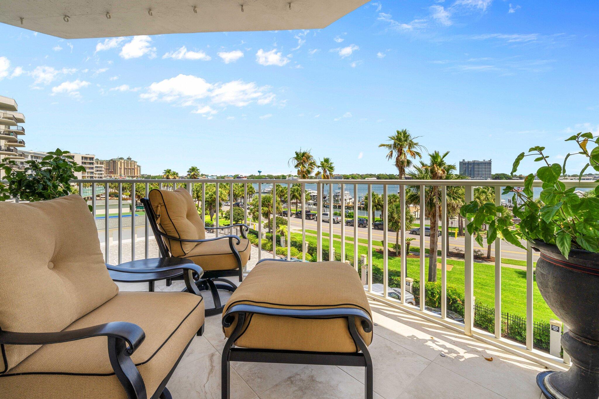 WATERVIEW TOWERS PH II - Residential