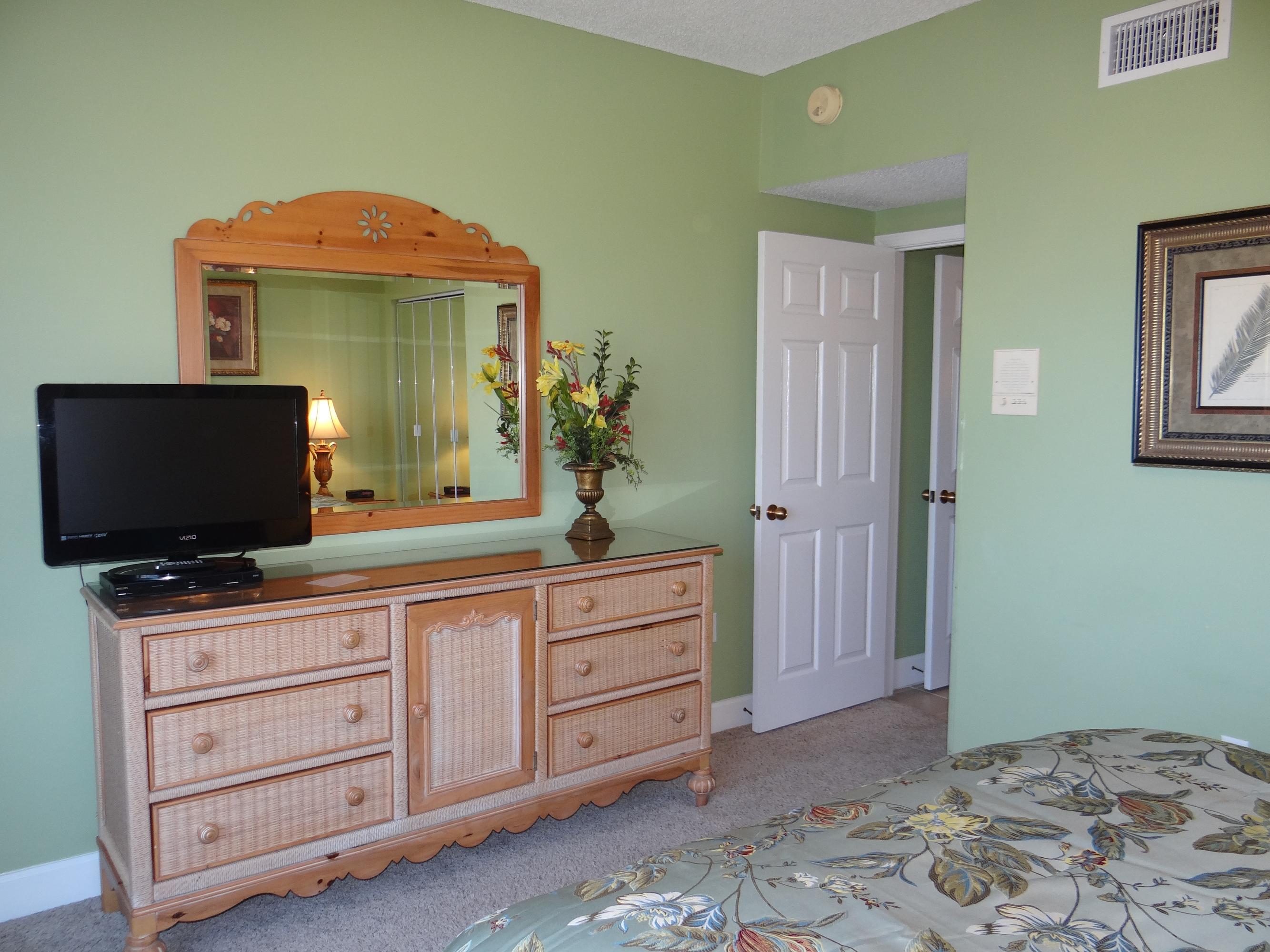 JADE EAST TOWERS CONDO - Residential