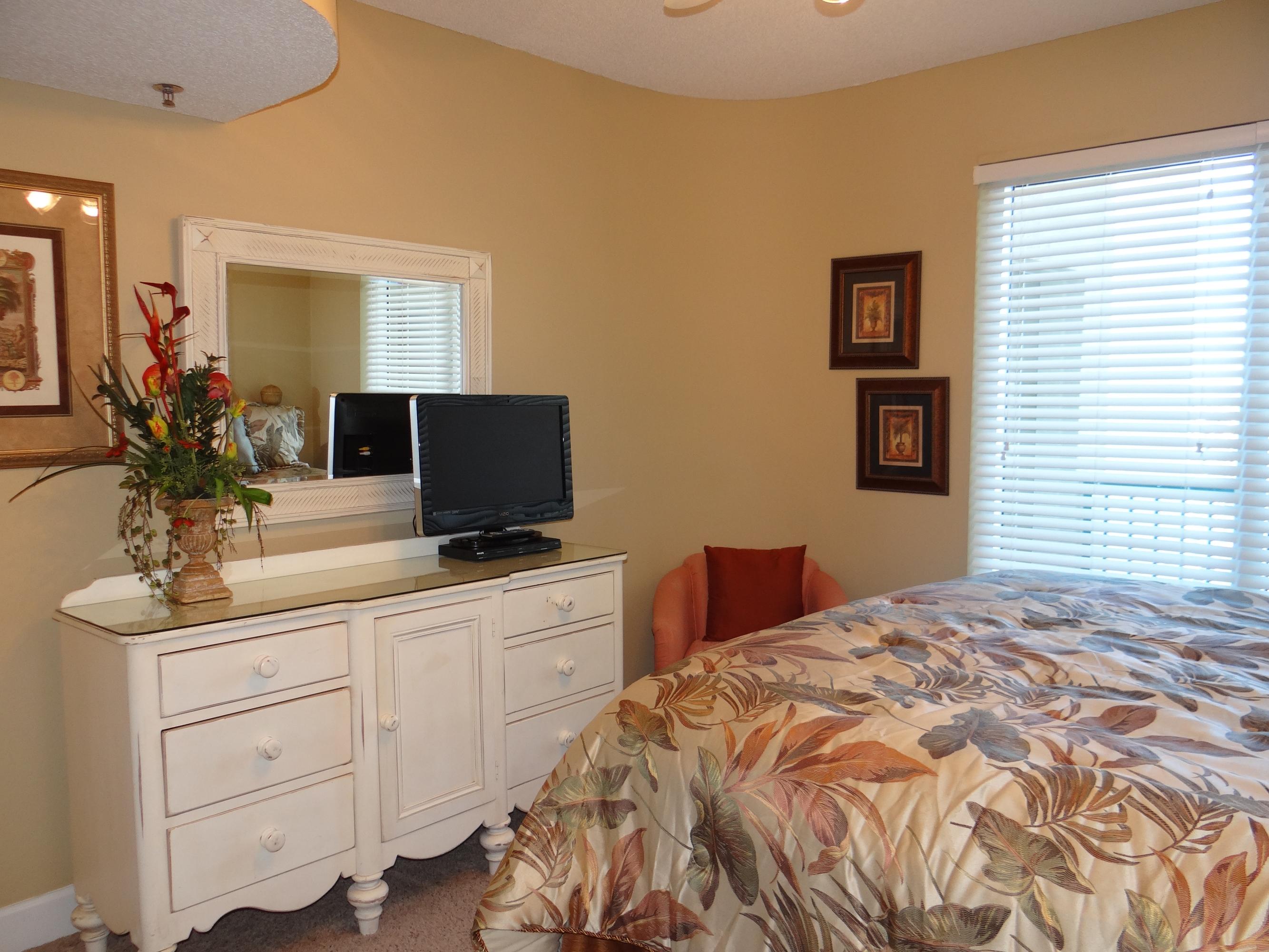 JADE EAST TOWERS CONDO - Residential