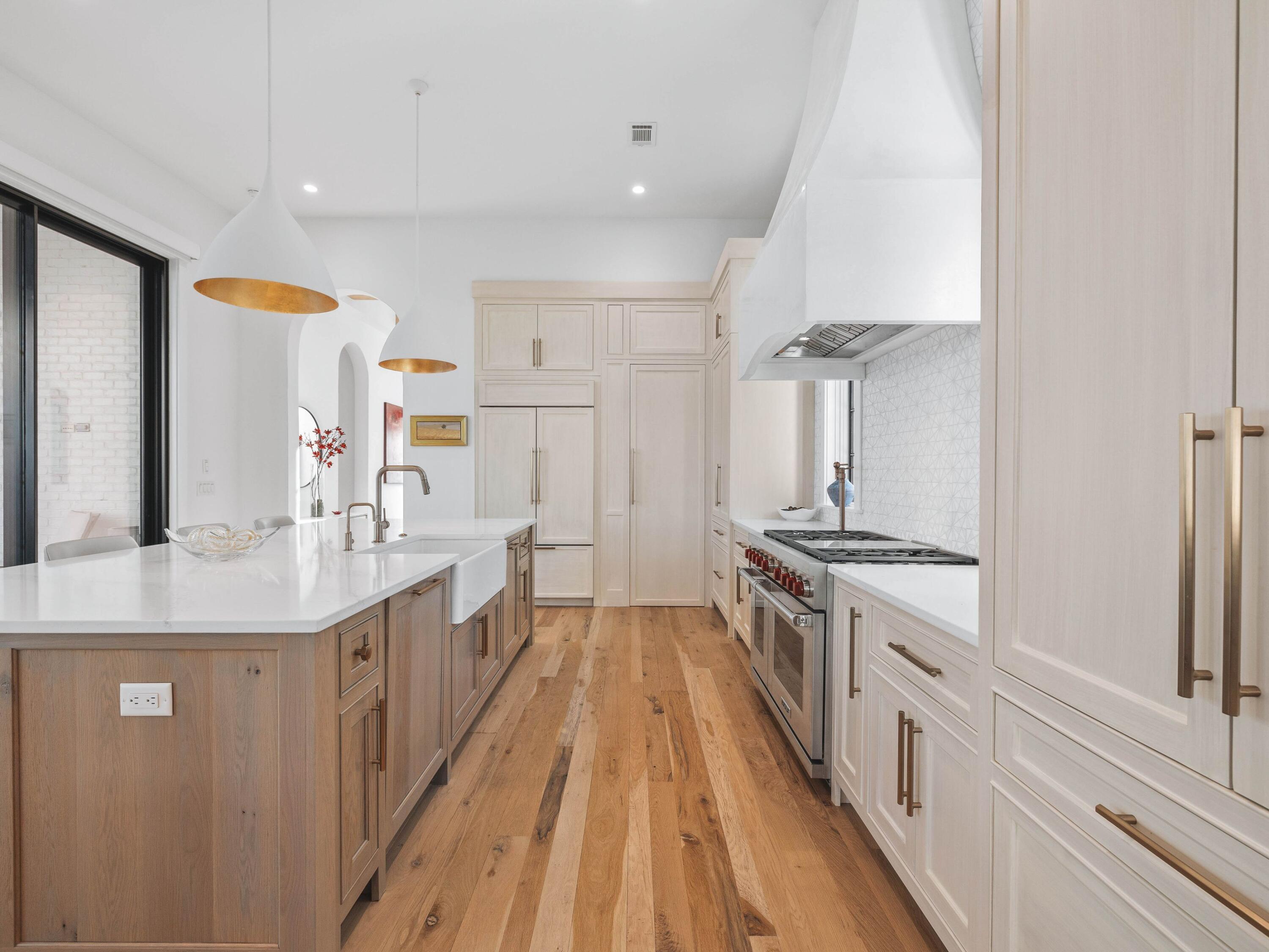 CHURCHILL OAKS - Residential